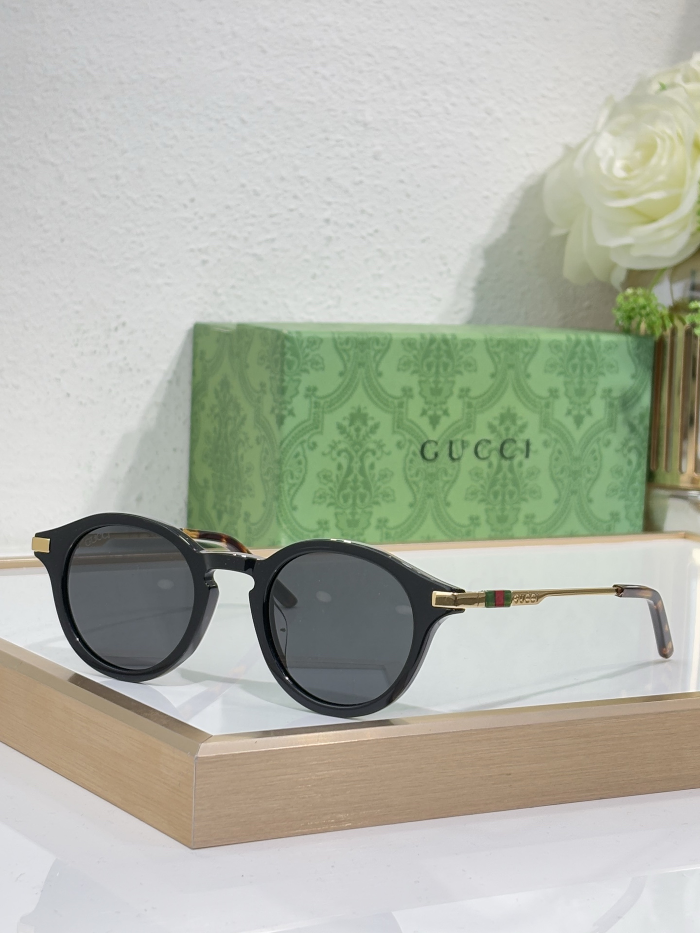 GUCC* MODELO: GG1890S TALLA: 47口23-145 🉐125