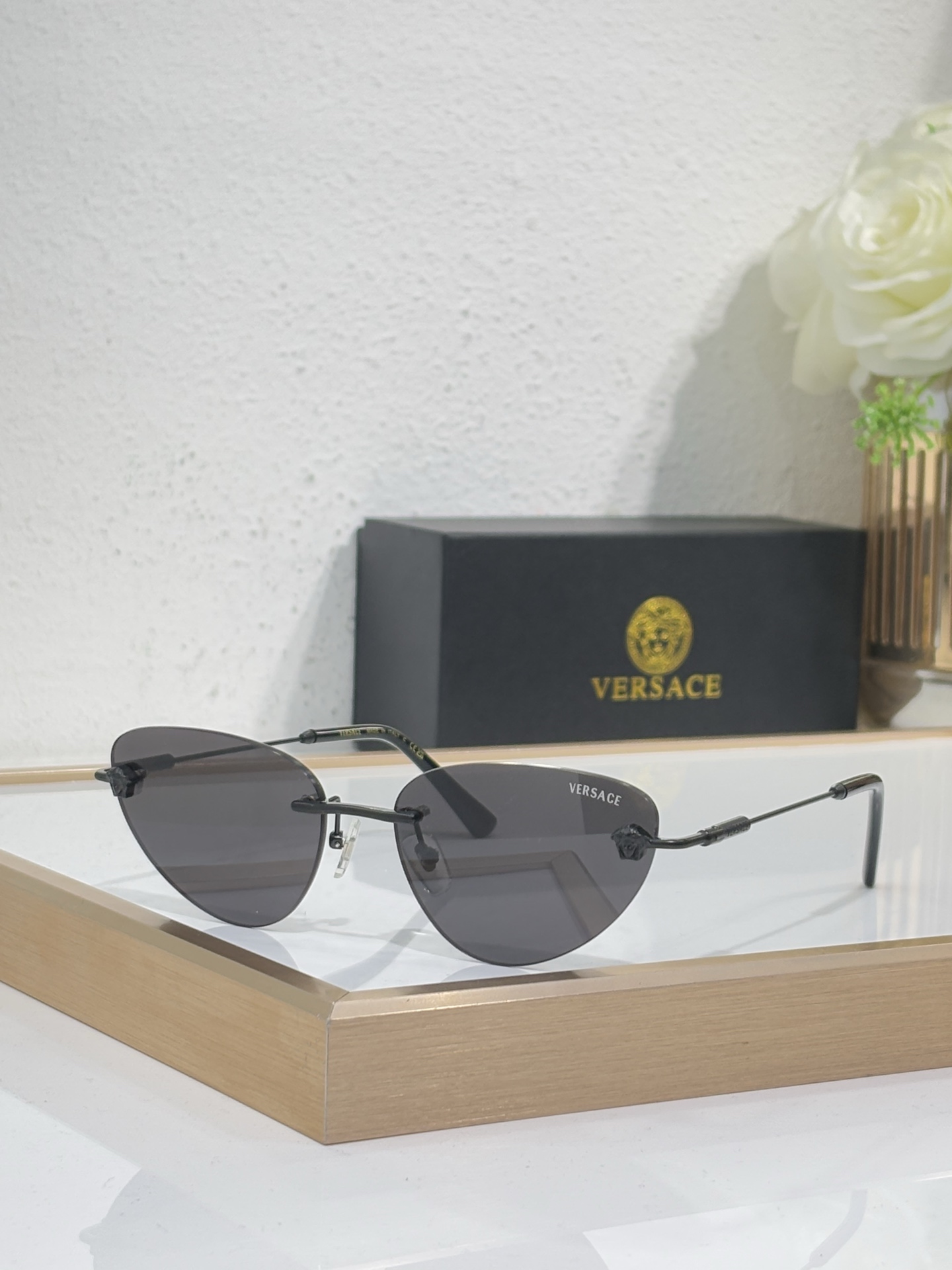 VERSAC* MODELO: VE2281 TAMAÑO: 57□17-140 🉐150