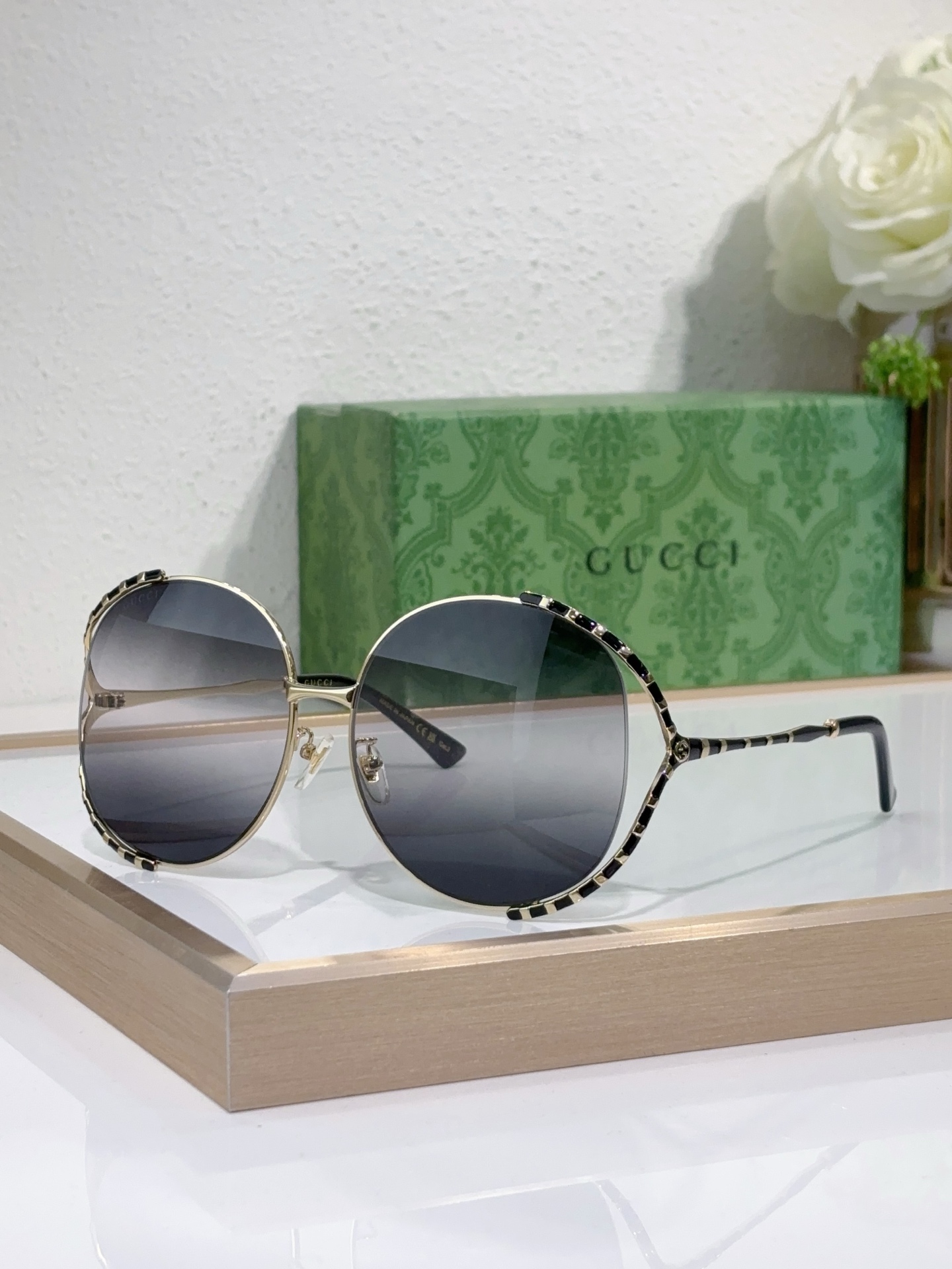 GUCC* MODELO: GG0595S TALLA: 62口17-135 🉐140