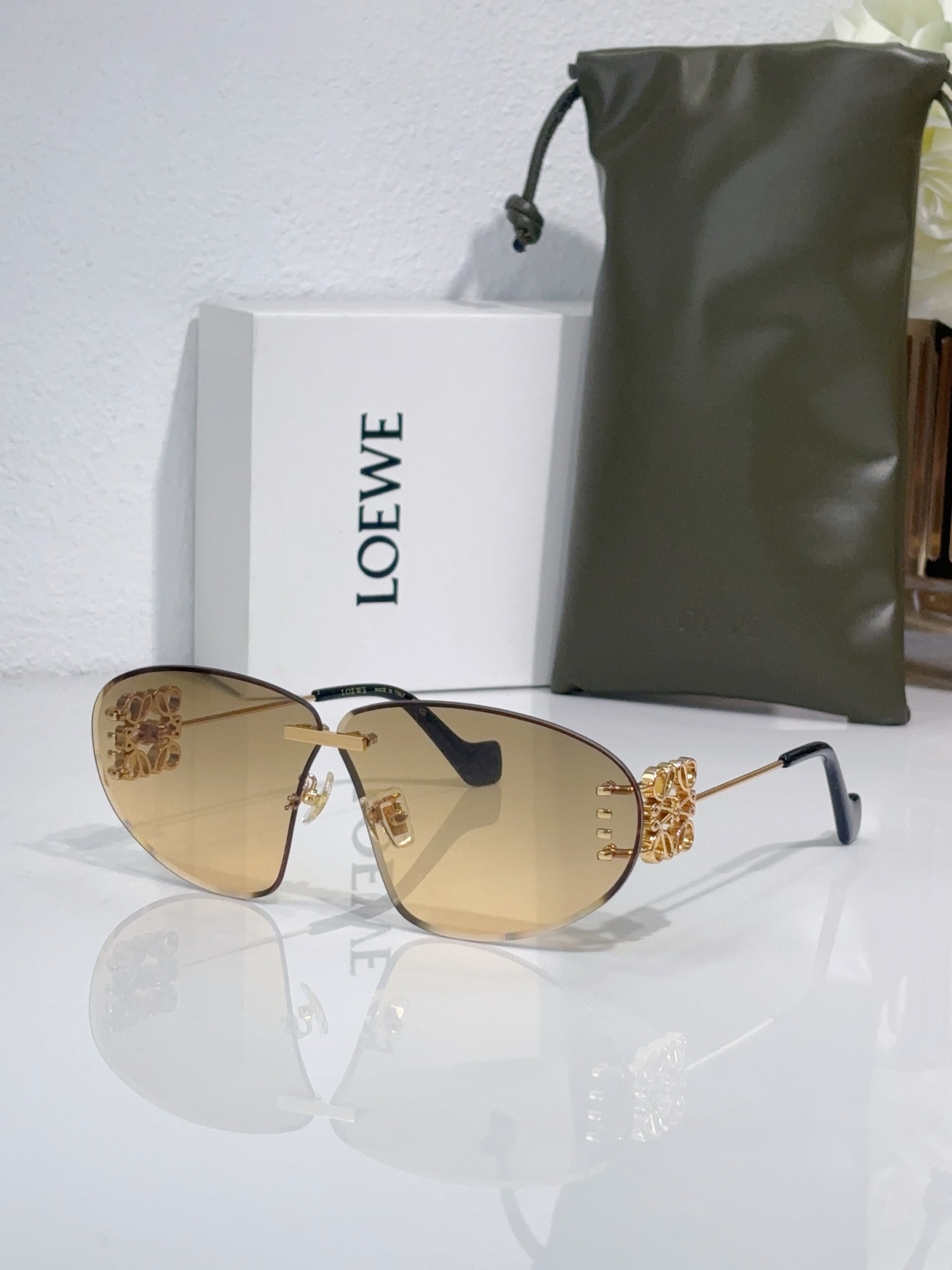 LOEW* MODELO: LW40048U TALLA: 72口4-135