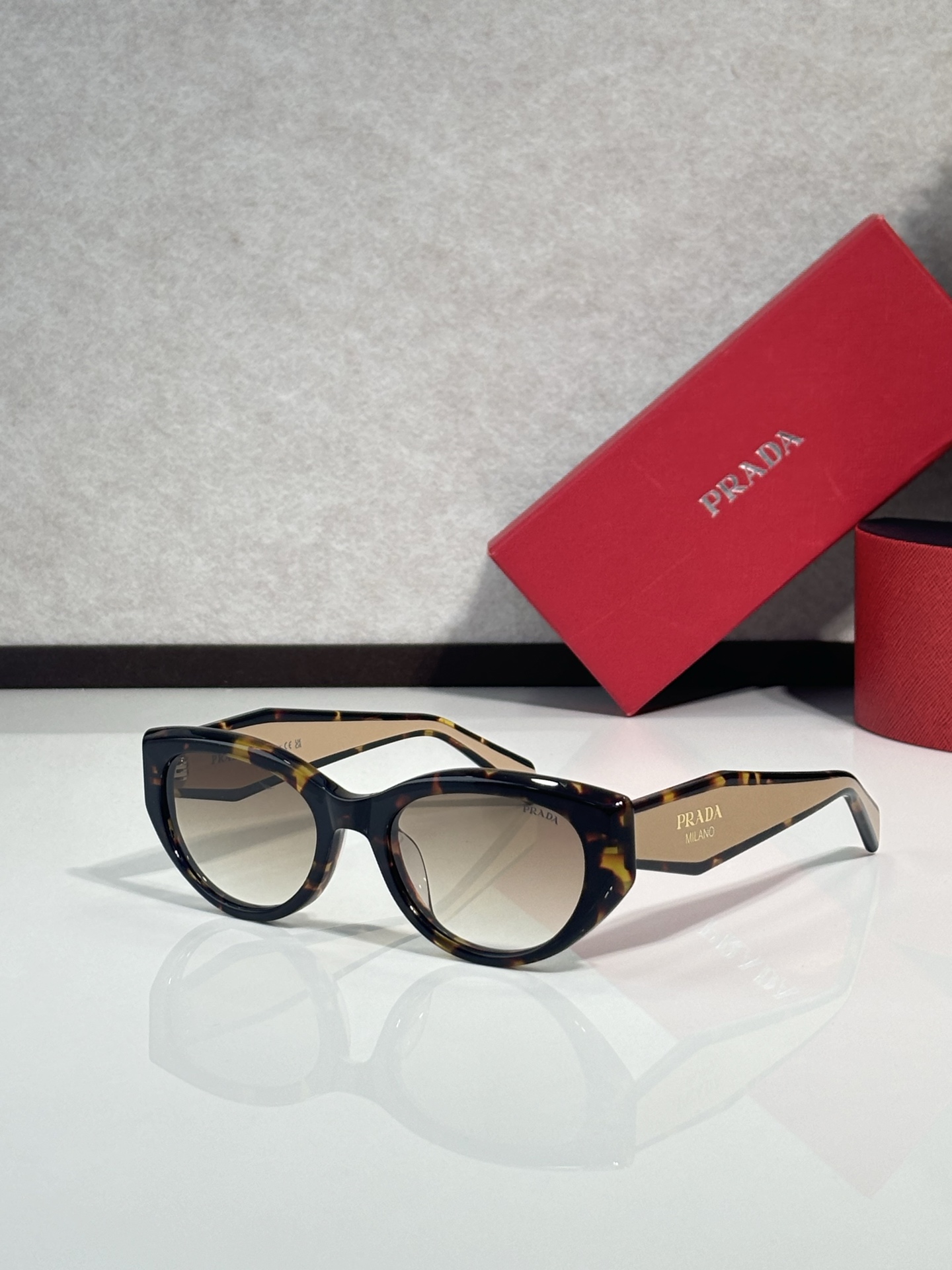 PRAD* MODELO: PR33S TALLA：53口21-145 🉐155