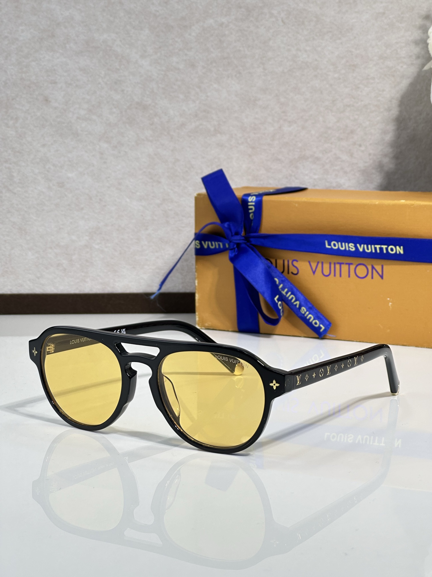 LOUIS VUITTO* MODELO: LV Z2866U TALLA: 54口20-145 🉐145