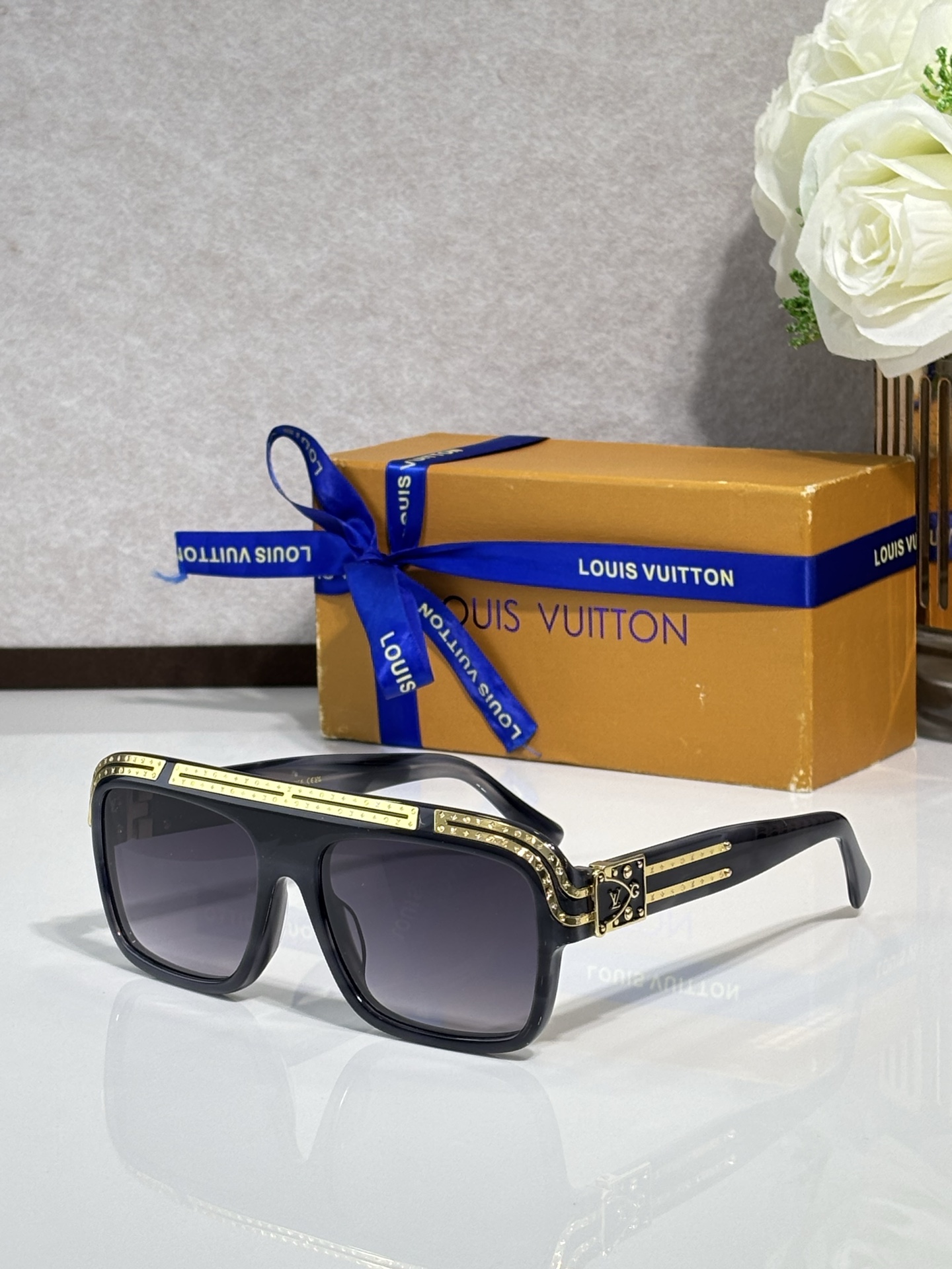 LOUIS VUITTO* MOD: Z2880U TALLA: 60口19 140🉐155