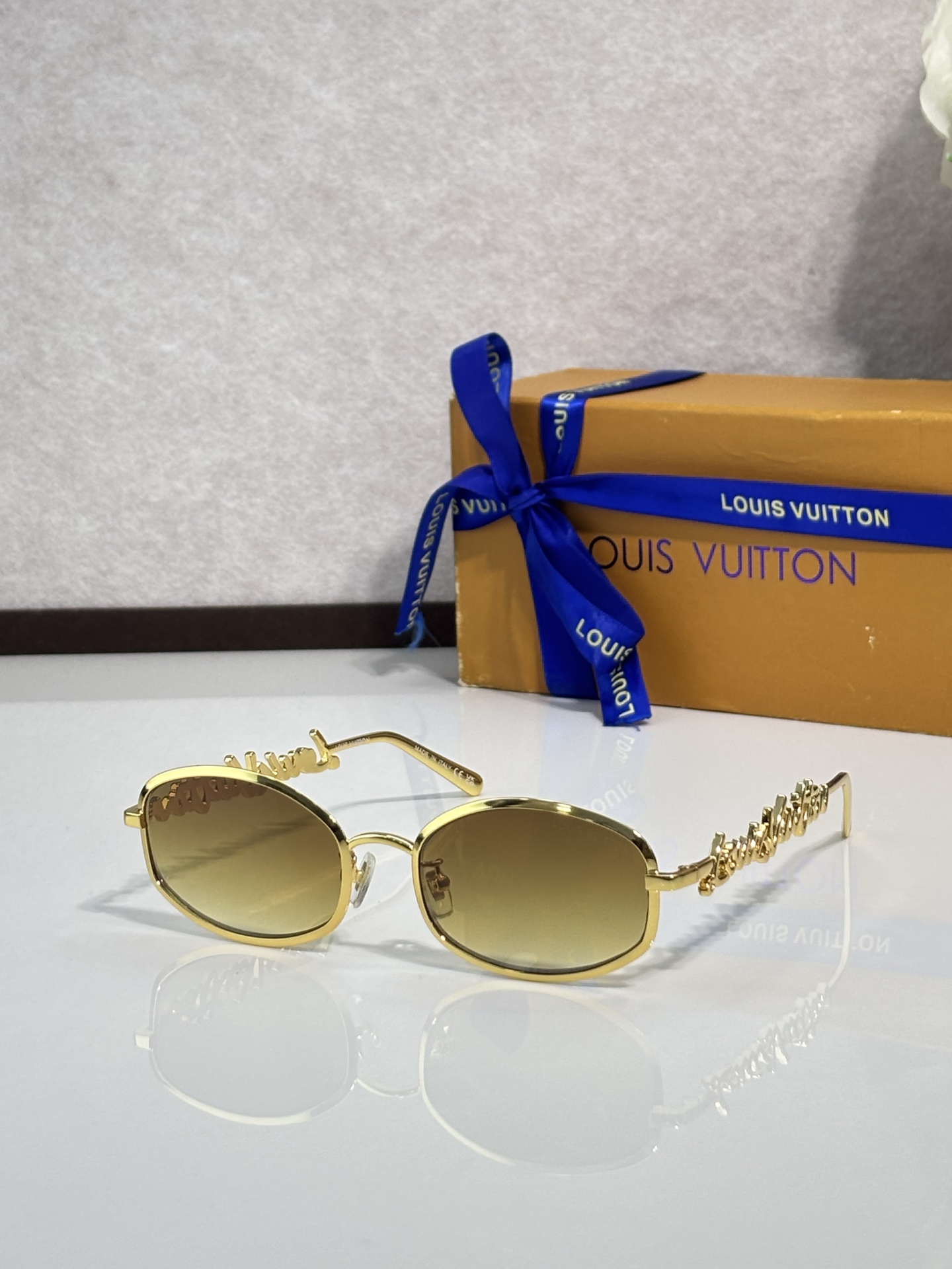 Nuevo LOUIS VUITTO* MODELO: Z3171U TALLA: 54口18-140