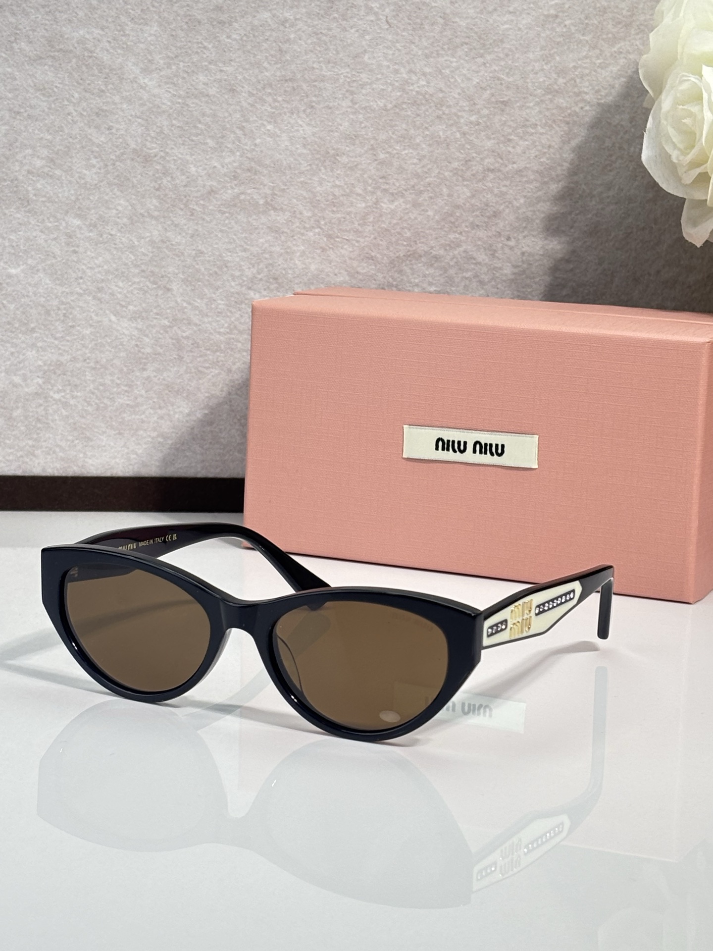MIU MIU* MOD: Smu71w Size: 55口19-145 🉐150