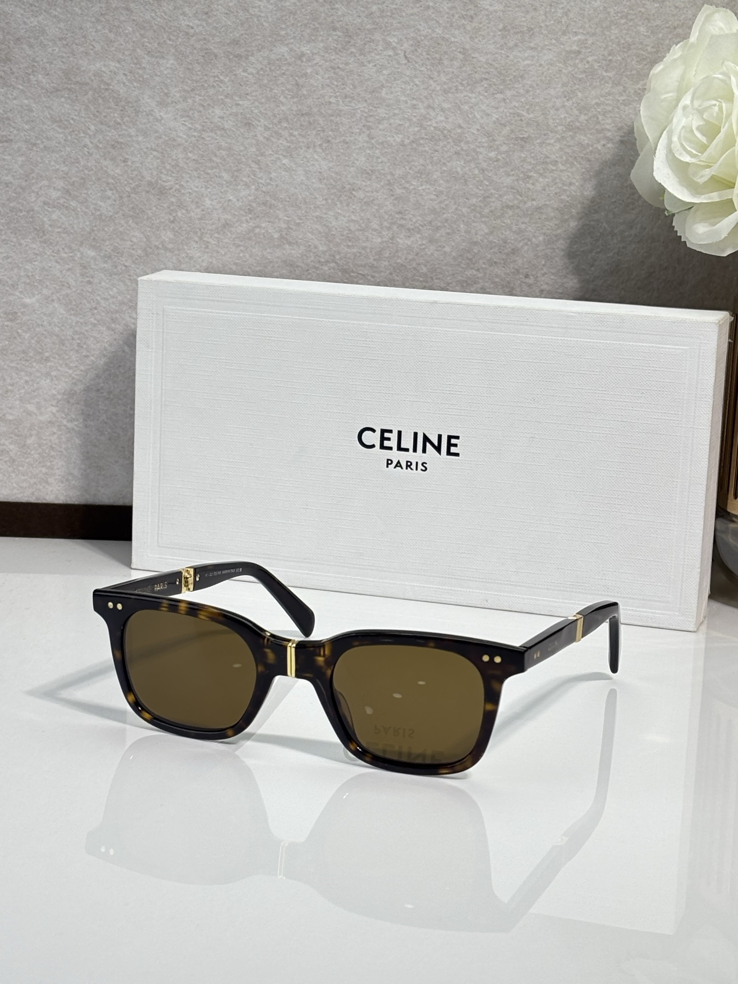 CELINE* plegable MOD: CL40247U Talla: 53口21-135 🉐195