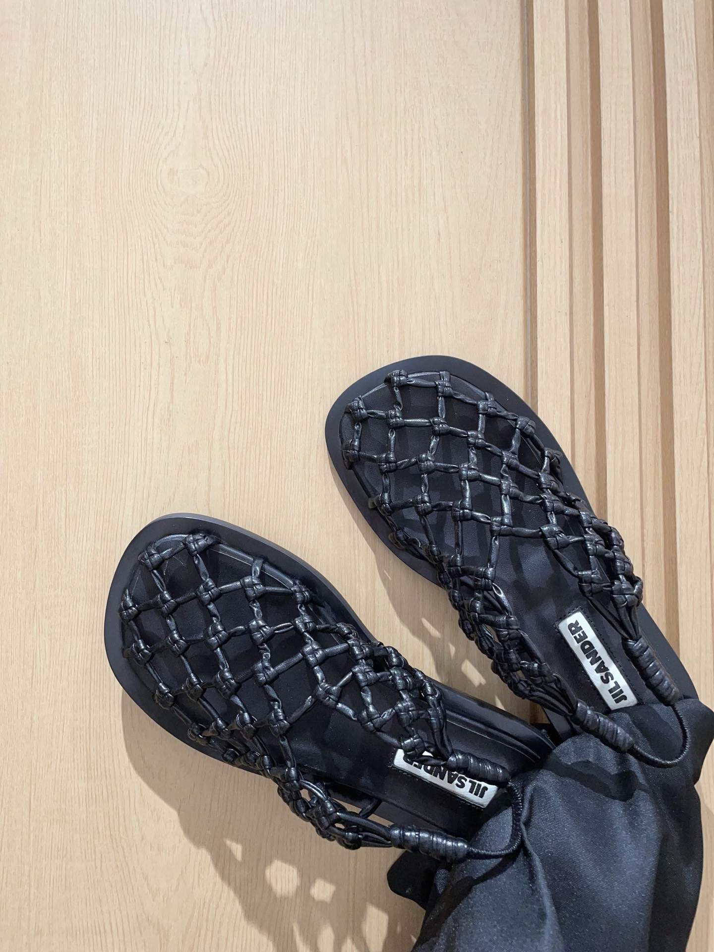 Synchronized Update: JIL SANDRO Crotch Sandals with Supersoft Sheep Knit Fabric