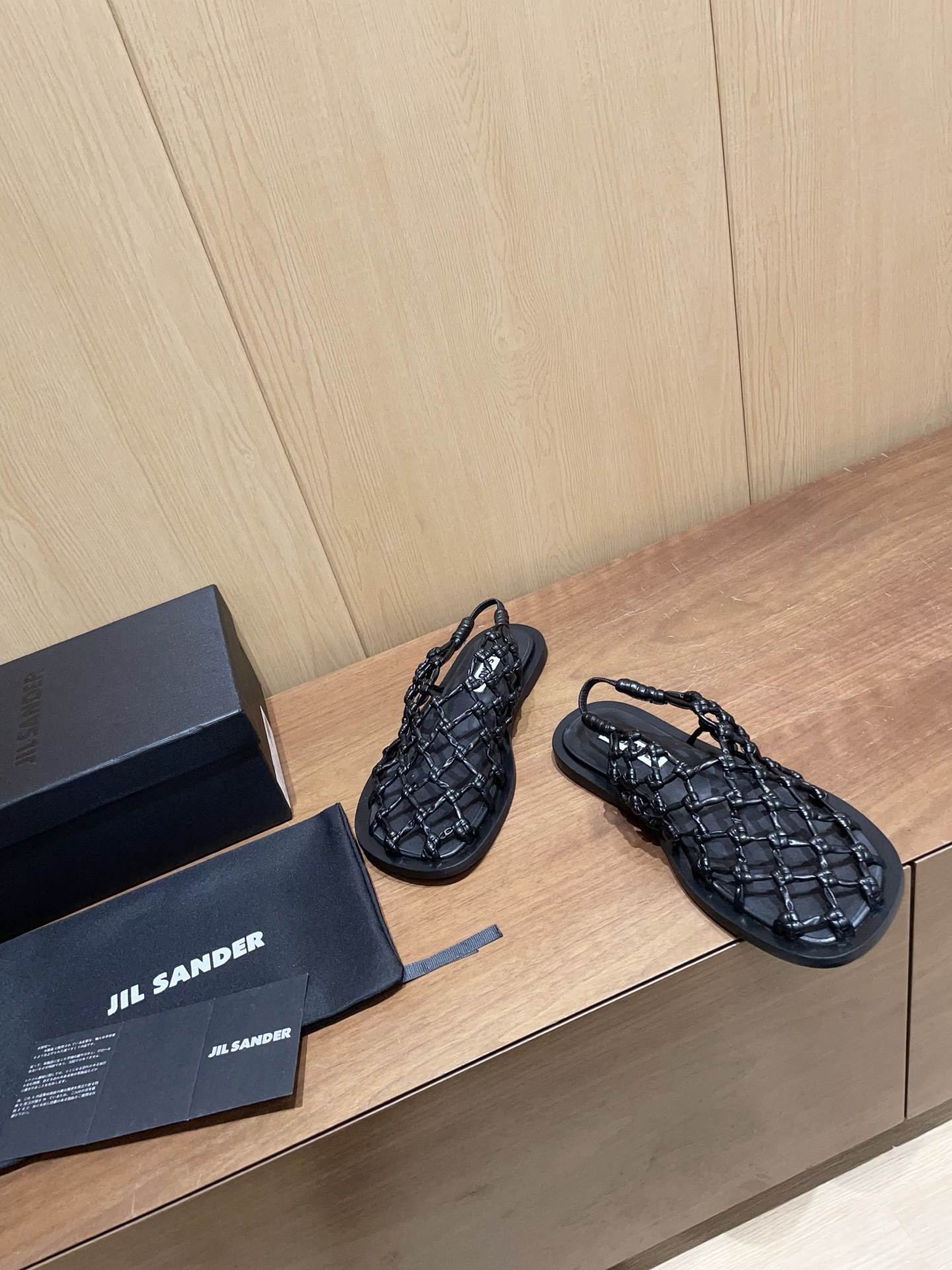 Synchronized Update: JIL SANDRO Crotch Sandals with Supersoft Sheep Knit Fabric - 图片 4