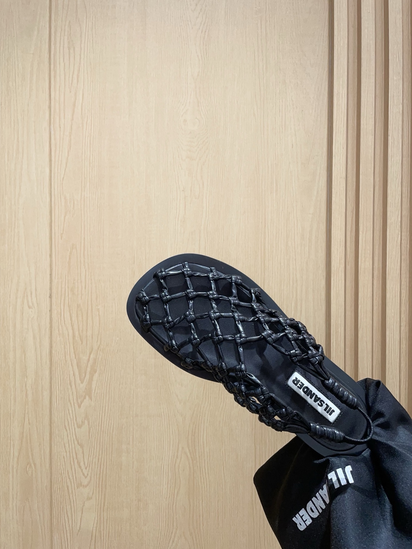 Synchronized Update: JIL SANDRO Crotch Sandals with Supersoft Sheep Knit Fabric - 图片 6