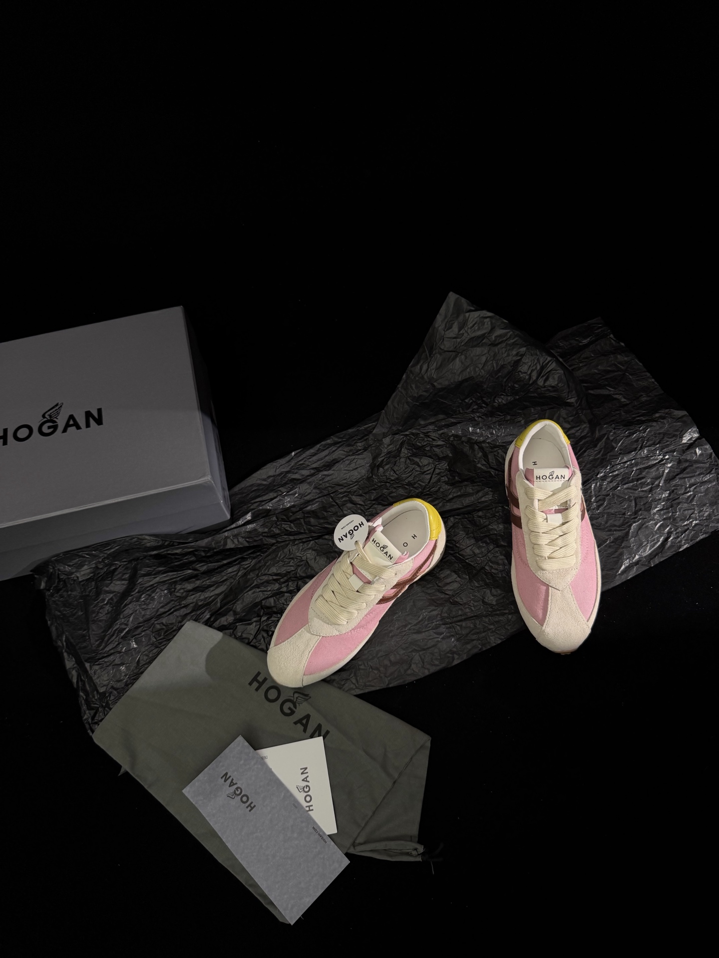 NO:883218,H699 HOGAN retro series women's new series, full of spring atmosphere!  Get the same style from Mr. Tan for the New Year, the same style from Mr. Tan for the New Year, recommended New Year goodies, novel color matching for spring and summer, bright color tone, good-looking and easy to wear!  Fabric first layer of cowhide + sheep suede, lining of cowhide, exclusive molded Y version of the outsole, rubber foam sole, size 35-40 (40 customized, non-refundable), factory first-priced, casual shoes/sports shoes, sneakers, cowhide19860909H699 HOGAN复古系列女士新系列,春天的氛围感拉满！新春get檀老师同款,檀老师新春同款,新春好物推荐,春夏新颖配色,亮色基调 好看 好穿！ 面料头层牛皮+羊反绒 内里牛皮 大底独家开模Y版橡胶发泡底 码数35-40（40定制不退换） 工厂首发元,休闲鞋/运动鞋,sneakers,cowhide,Women's Shoes