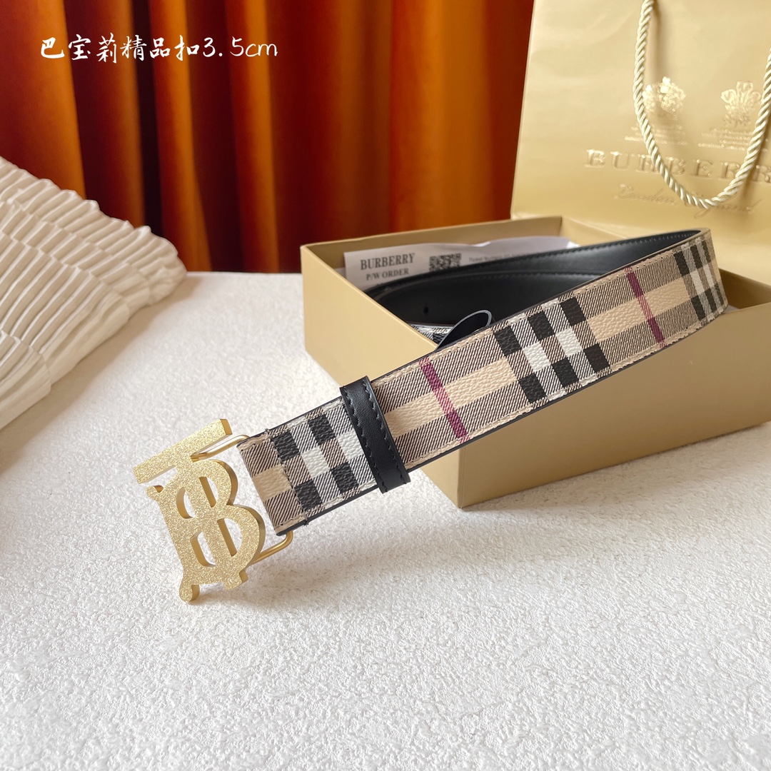 Cinturón de cuero italiano clásico de Burberry, parte inferior en negro liso clásico, con hebilla con logotipo de la ma…