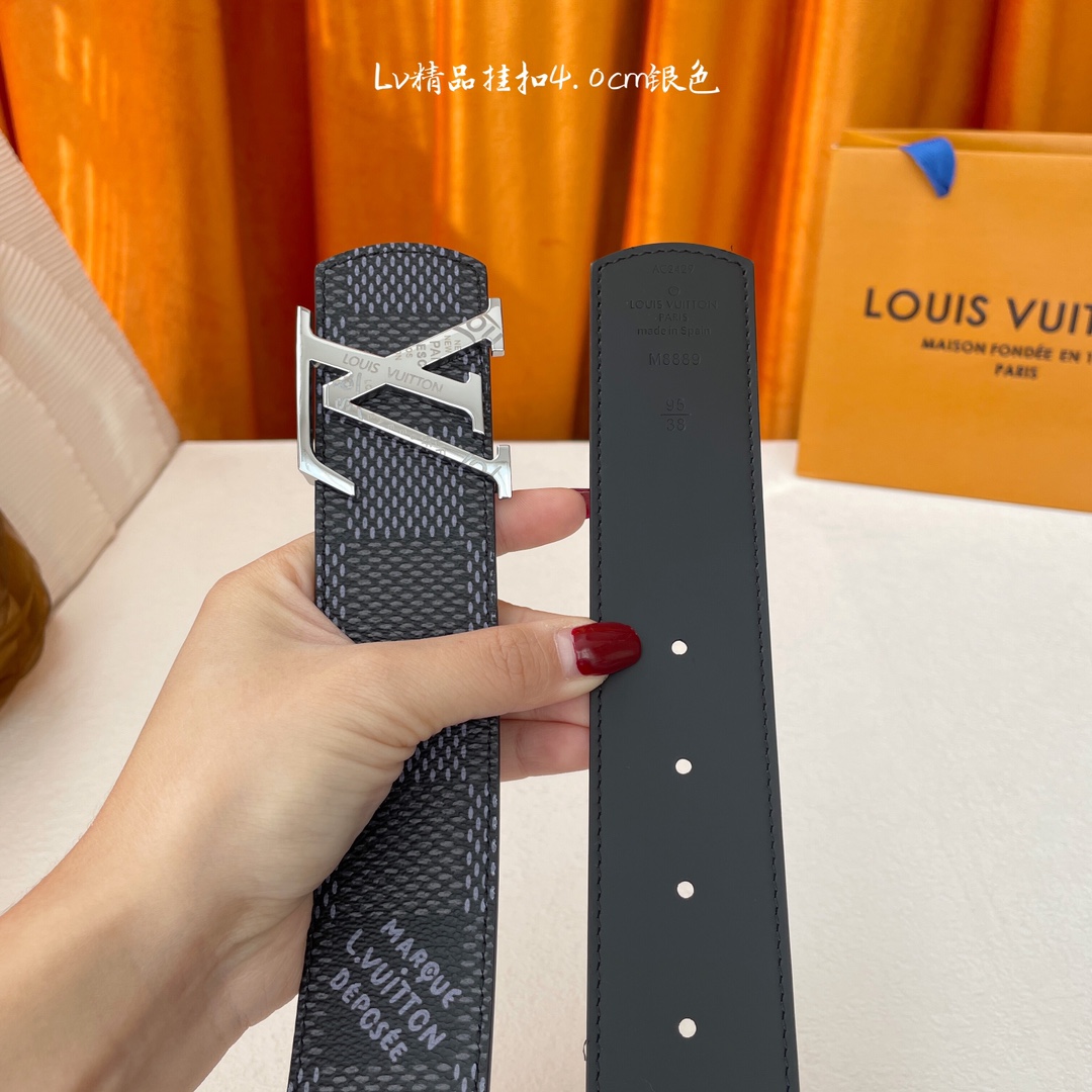 Louis Vuitton Lv ，印花皮搭配 平纹底， 精品挂扣，精工制作，细节看图， 摄，高端奢华，宽度4.0cm