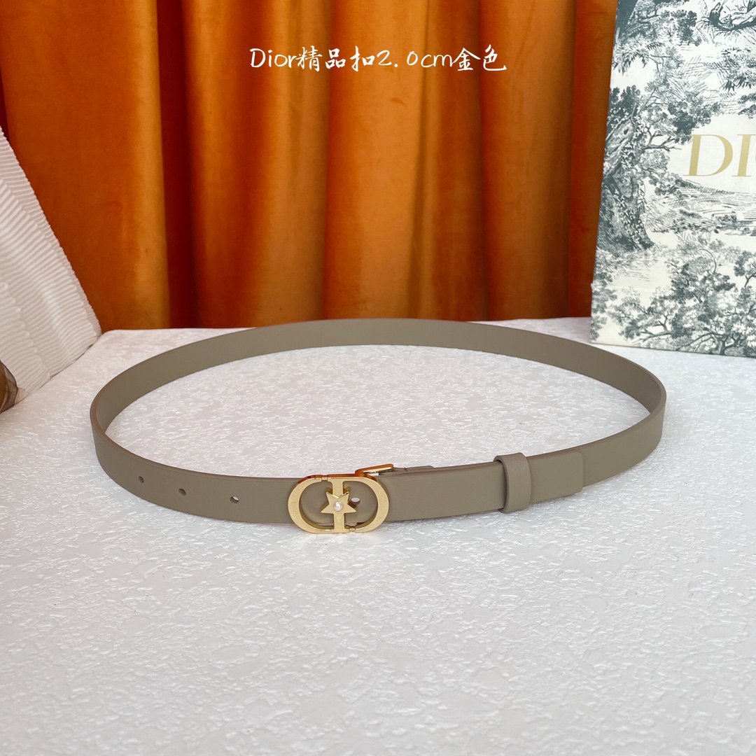 Dior新款腰带 采用精致头层皮制作 手感柔软 舒适细腻 精品五角星珍珠扣