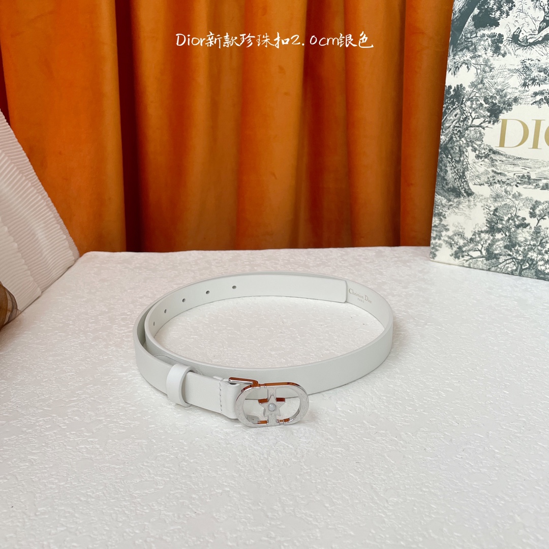 Dior新款腰带 采用精致头层皮制作 手感柔软 舒适细腻 精品五角星珍珠扣