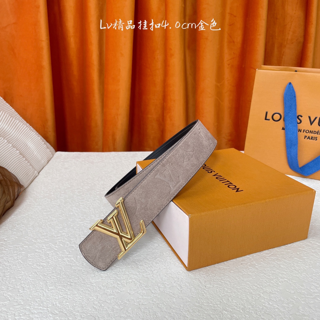  Lv新款双面进口牛皮，一面反绒压花，一面黑色平纹底，搭配精品电镀挂扣，精工制作，实物拍摄，休闲百搭，宽