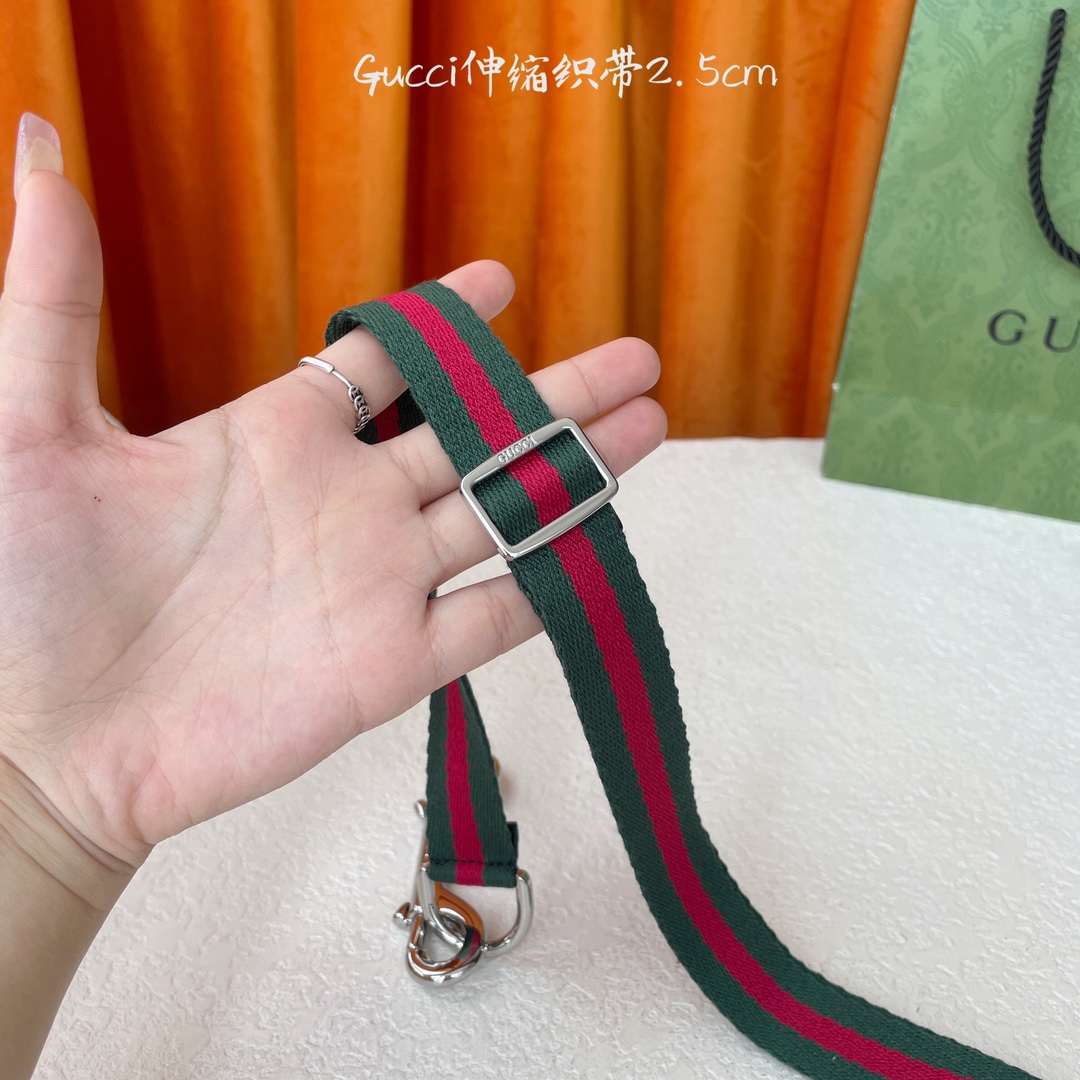   Gucci 新款织带 可调节可伸缩 精品五金 宽2.5Cm  潮流大方 时尚百搭 码数：S M L