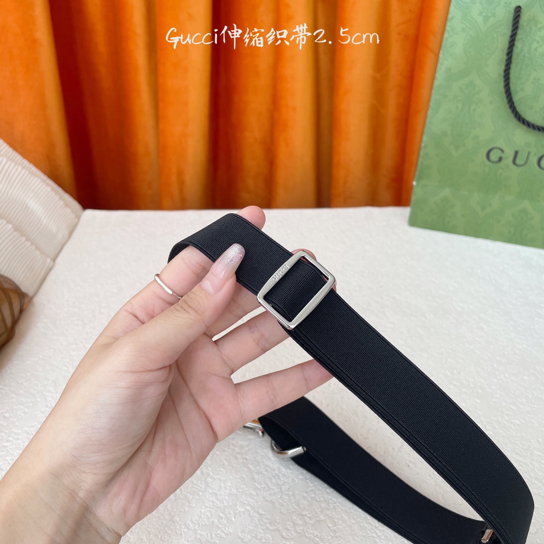   Gucci 新款织带 可调节可伸缩 精品五金 宽2.5Cm  潮流大方 时尚百搭 码数：S M L