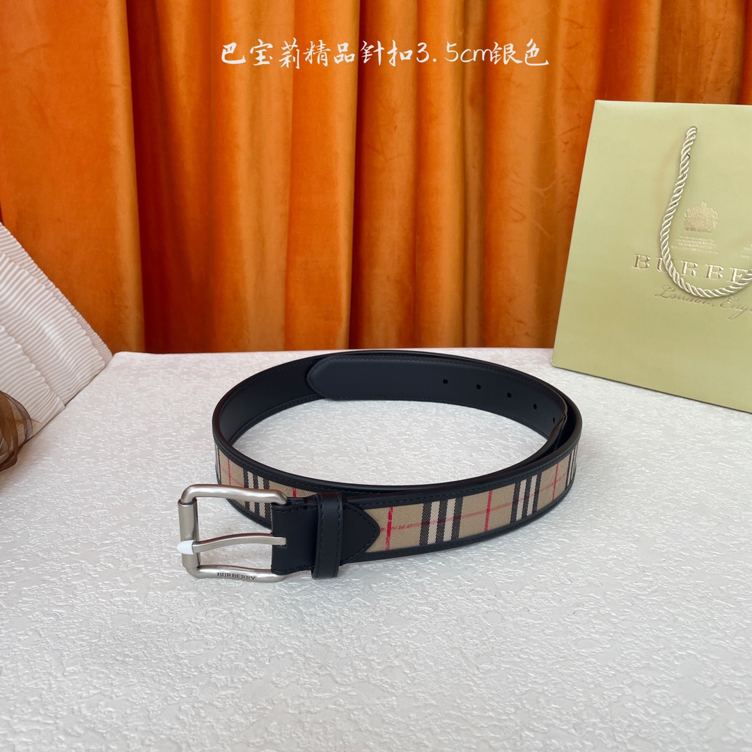  Burberry  巴宝莉专柜同步平滑皮革腰带  搭配精品针扣  装饰品牌经典格纹  以及典藏的马术骑