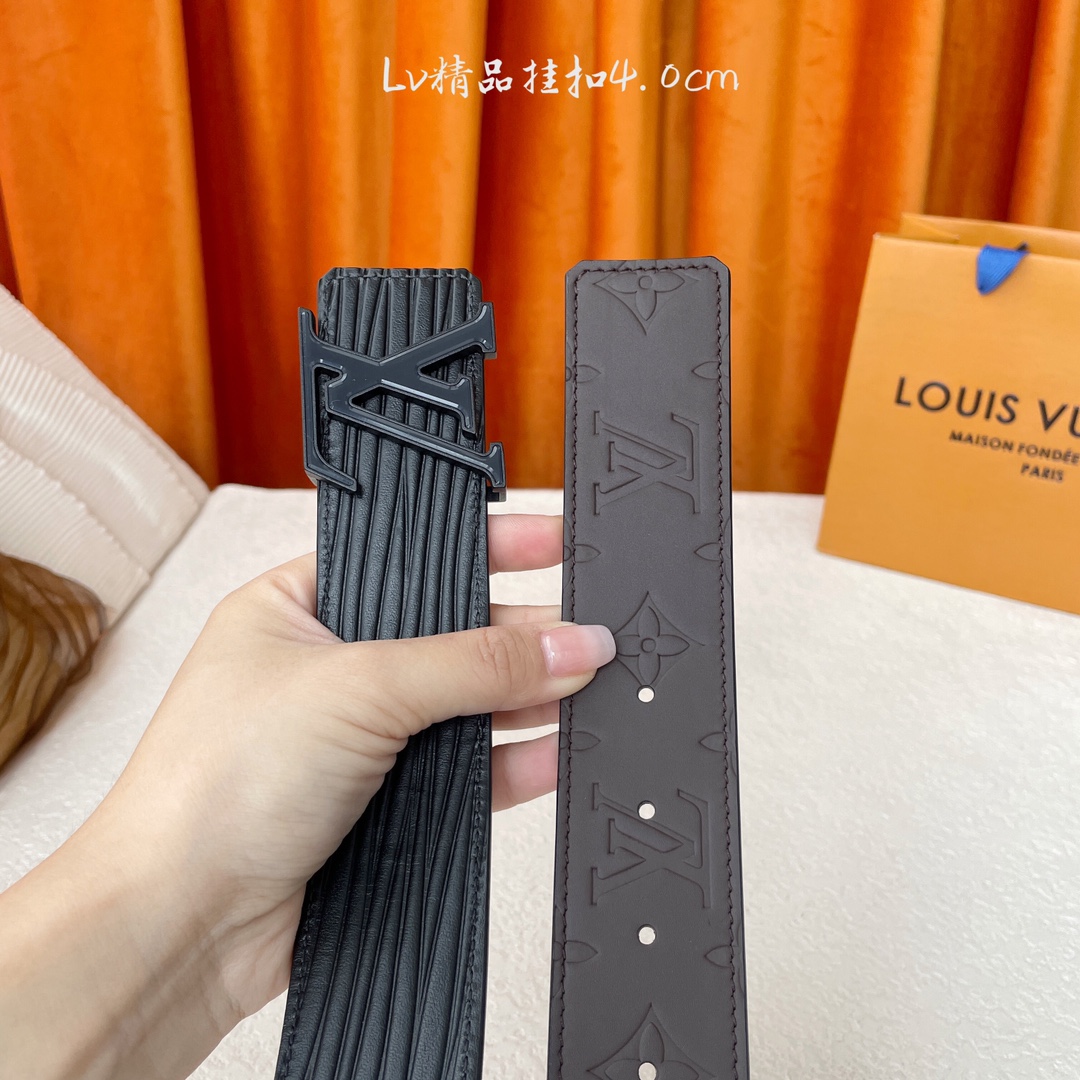 【LOUIS VUITTON】：经典原单品质，一面经典压花一面水波纹底，原单精品挂扣，精工制作，细节看图