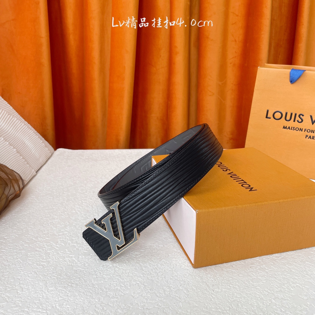 【LOUIS VUITTON】：经典原单品质，一面经典压花一面水波纹底，原单精品挂扣，精工制作，细节看图