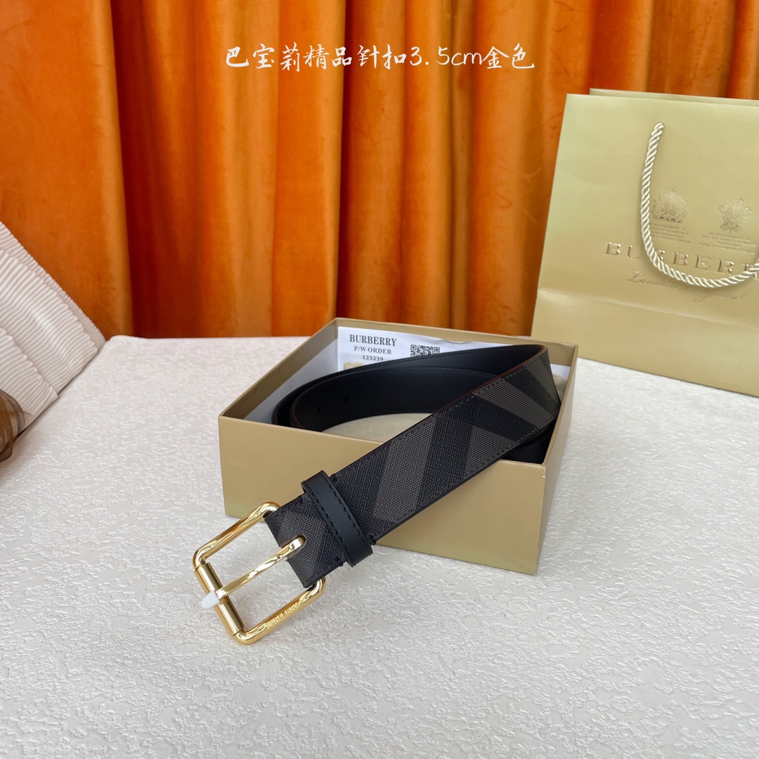  Burberry  巴宝莉专柜同步平滑皮革腰带  搭配精品针扣  装饰品牌经典格纹  宽度3.5cm 