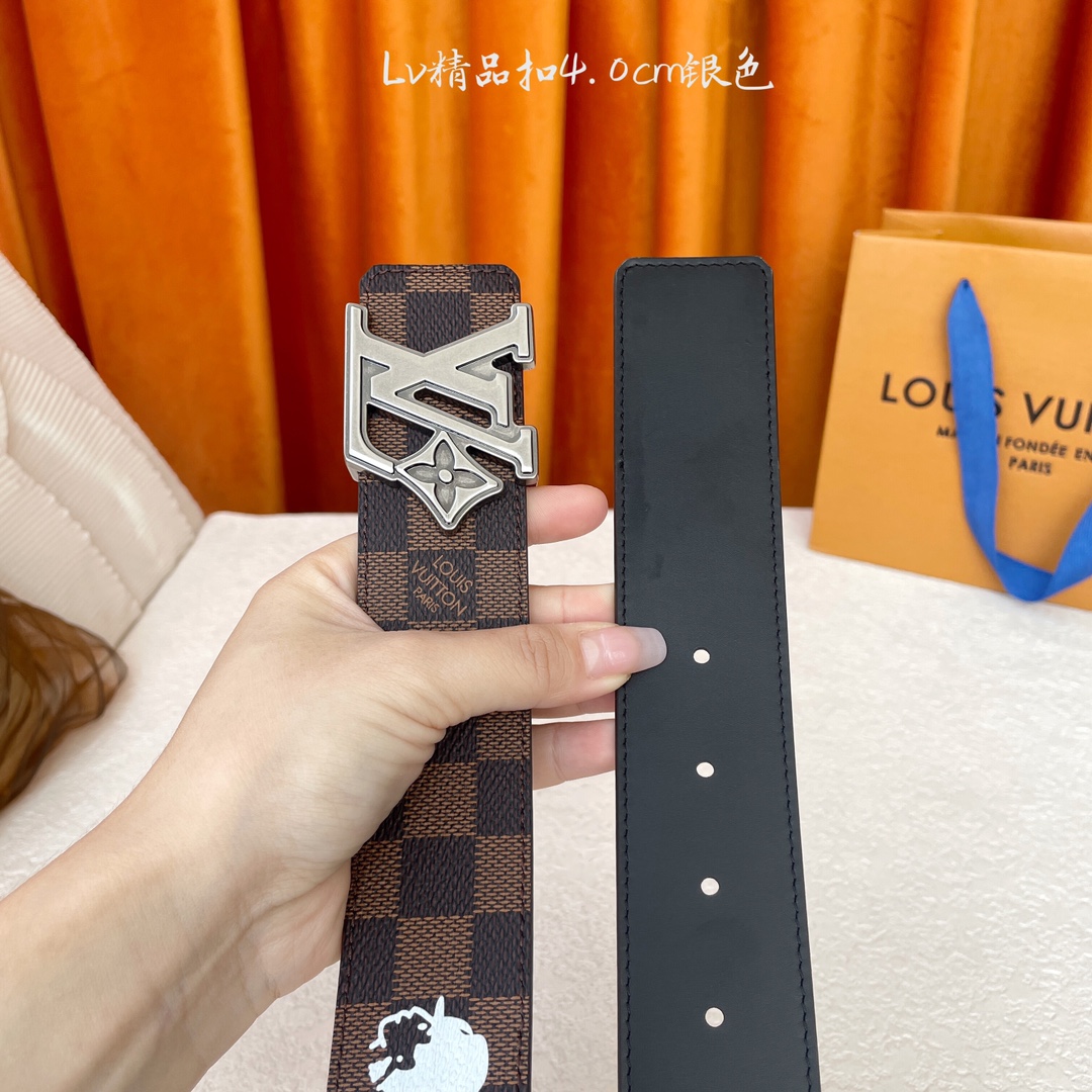 【LOUIS VUITTON驴牌】：经典原单品质，新款压格面配原版平纹底，搭配原单精品挂扣，精工制作，细