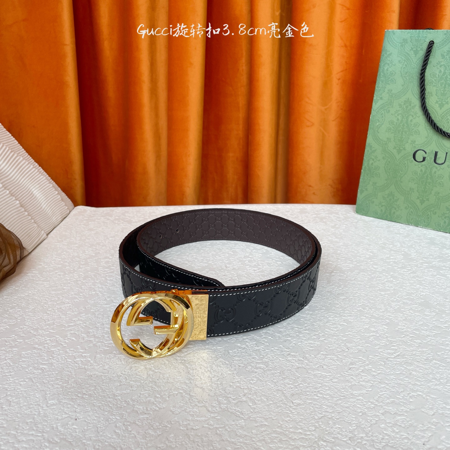 Gucci新款腰带，一面经典压大花，一面咖色压小花，搭配专柜精品旋转扣，两面可用，宽4.0cm