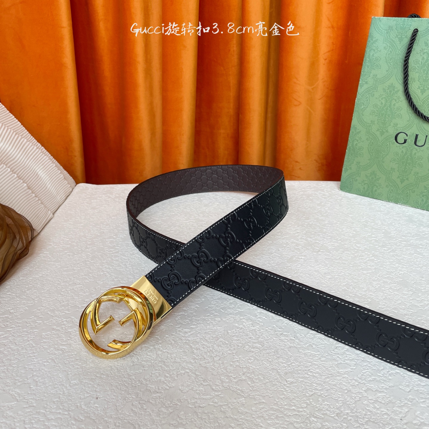 Gucci新款腰带，一面经典压大花，一面咖色压小花，搭配专柜精品旋转扣，两面可用，宽4.0cm