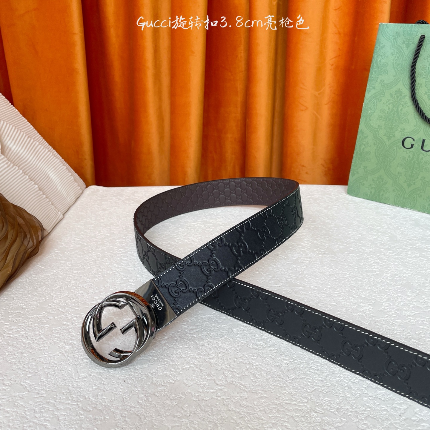 Gucci新款腰带，一面经典压大花，一面咖色压小花，搭配专柜精品旋转扣，两面可用，宽4.0cm