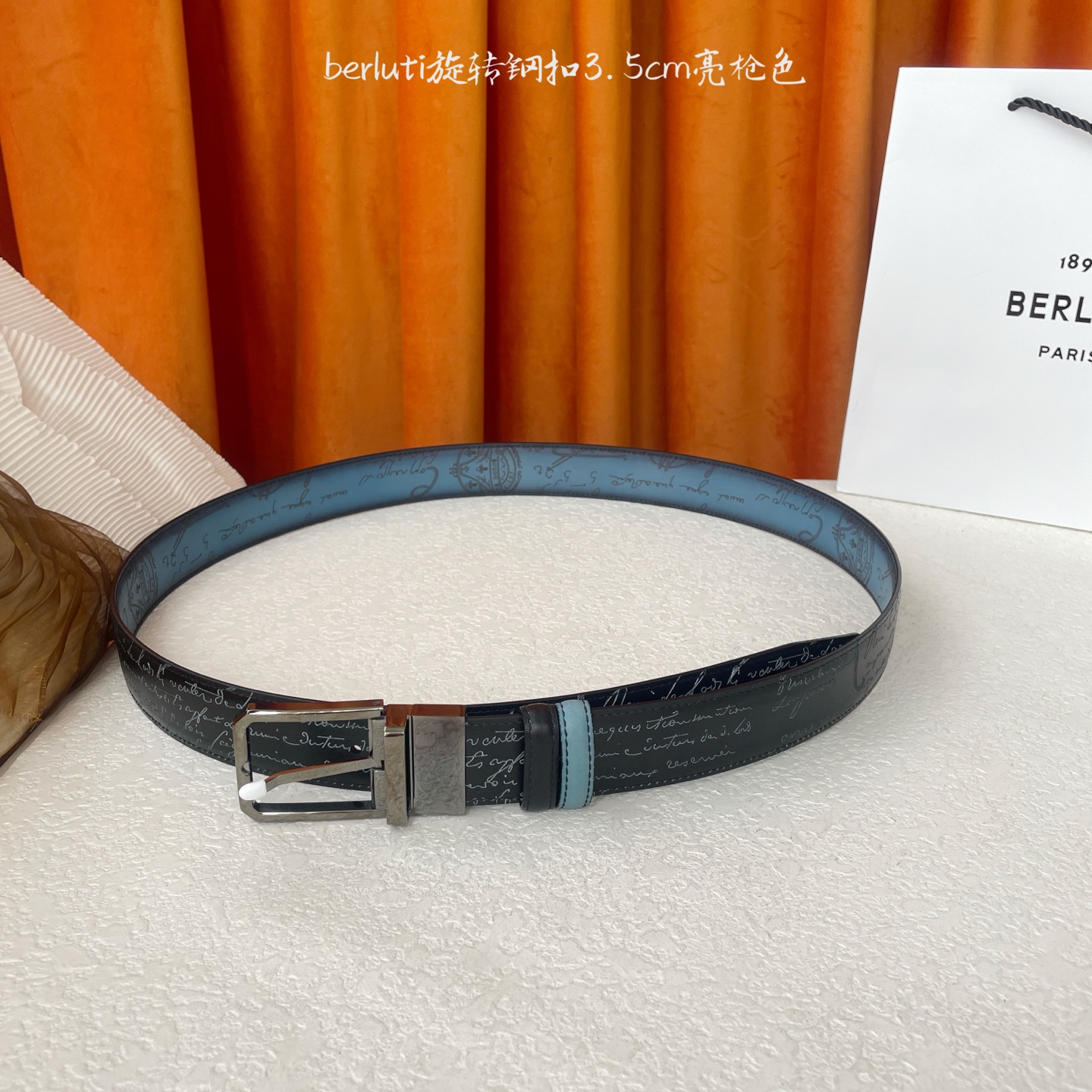 伯尔鲁帝 〖 Berluti 〗:采用意大利Venezia皮革和Patina古法染色工艺双面顶级头层小牛