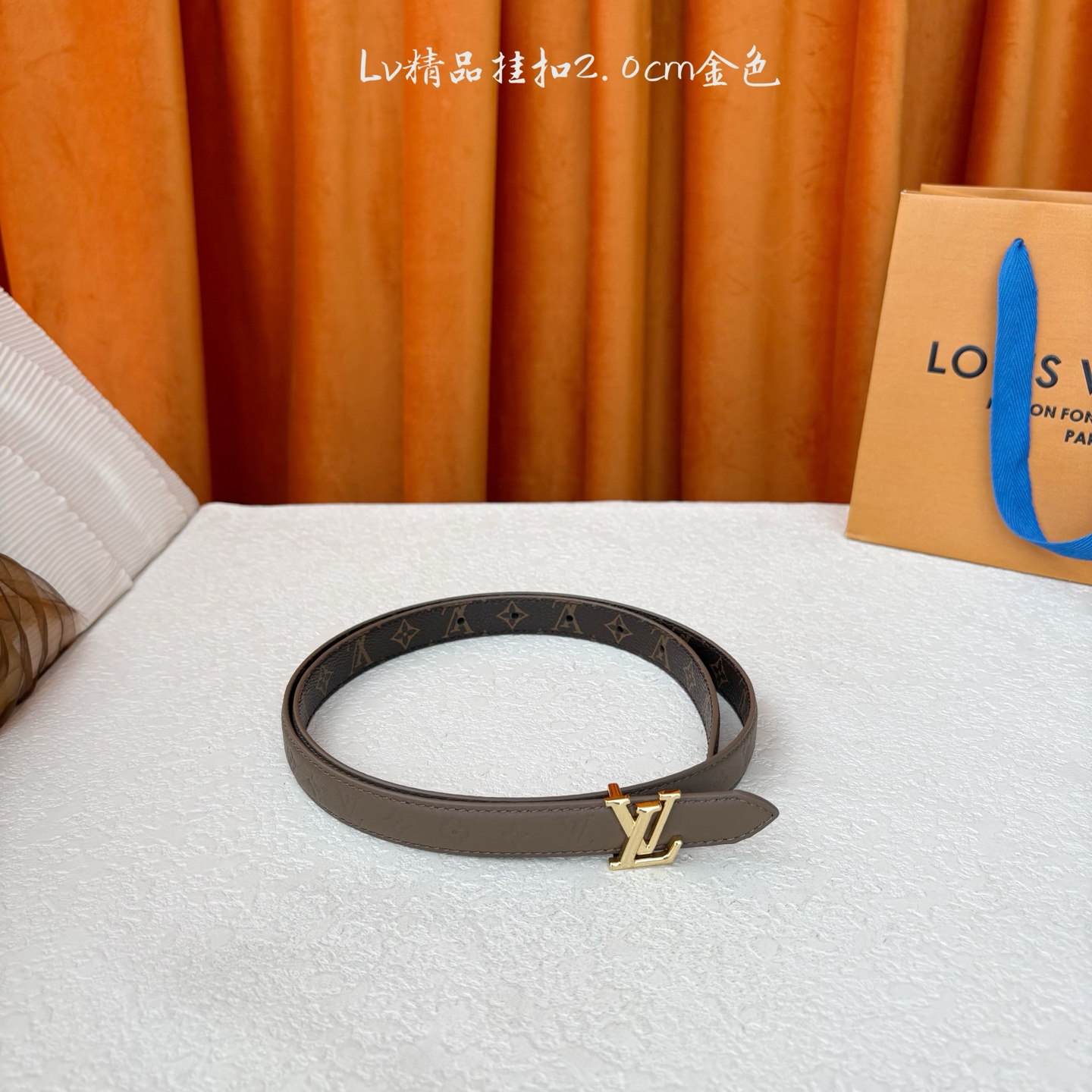【LOUIS VUITTON】：经典原单品质，一面经典印花一面荔枝纹压花底，原单精品挂扣，精工制作，细节