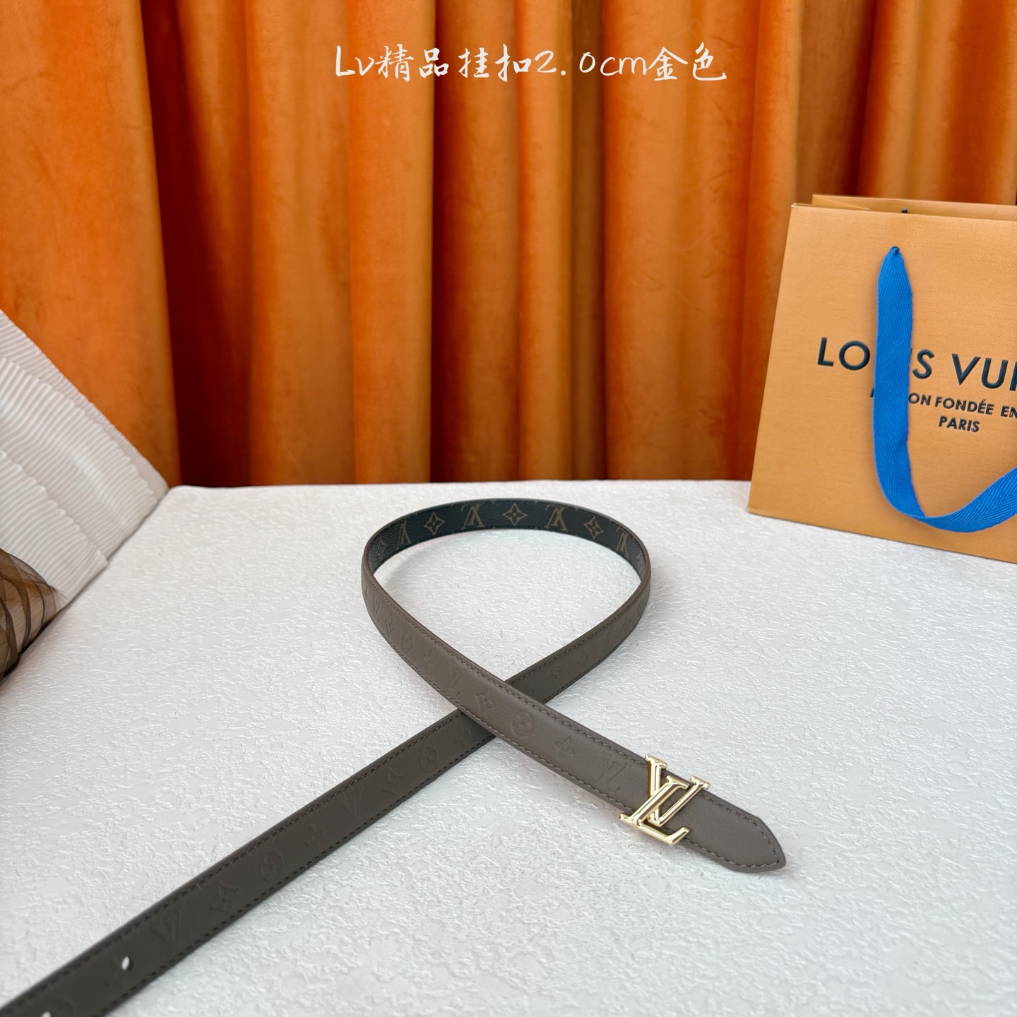 【LOUIS VUITTON】：经典原单品质，一面经典印花一面荔枝纹压花底，原单精品挂扣，精工制作，细节