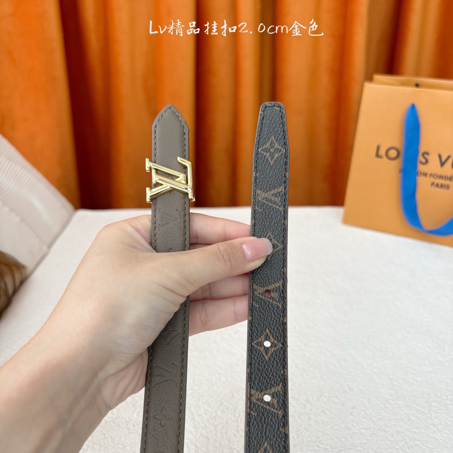【LOUIS VUITTON】：经典原单品质，一面经典印花一面荔枝纹压花底，原单精品挂扣，精工制作，细节
