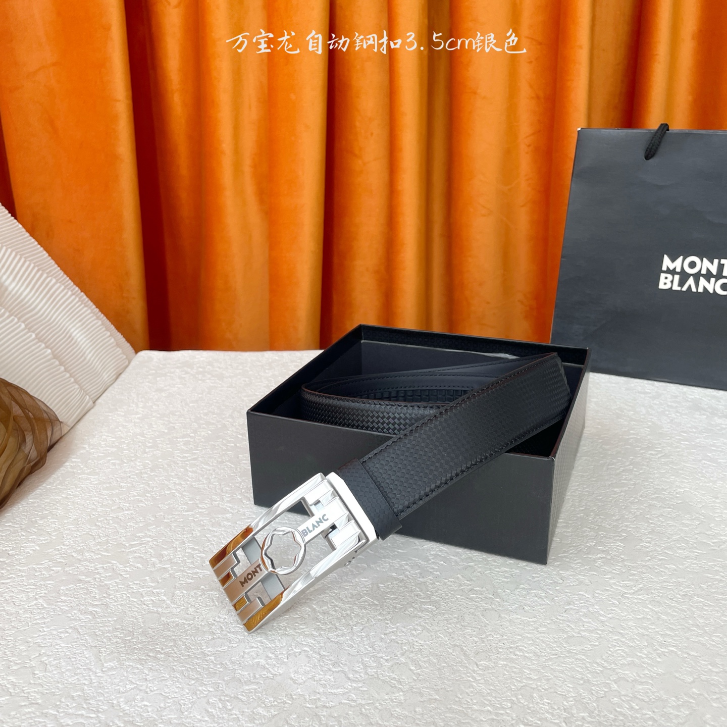 品牌：【万宝龙】 Montblanc家持续其一贯的高雅、绅士、精致的风格，进口小牛皮，手感细腻柔软。纯钢