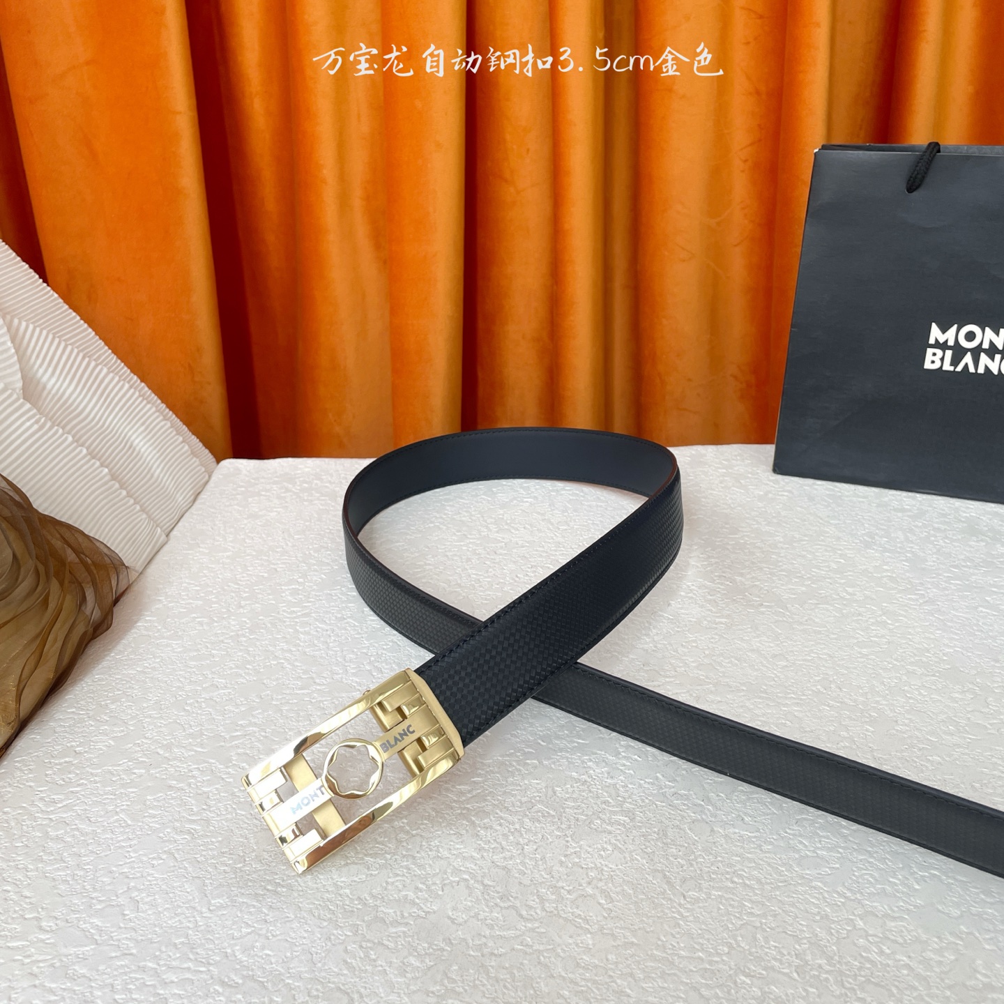 品牌：【万宝龙】 Montblanc家持续其一贯的高雅、绅士、精致的风格，进口小牛皮，手感细腻柔软。纯钢