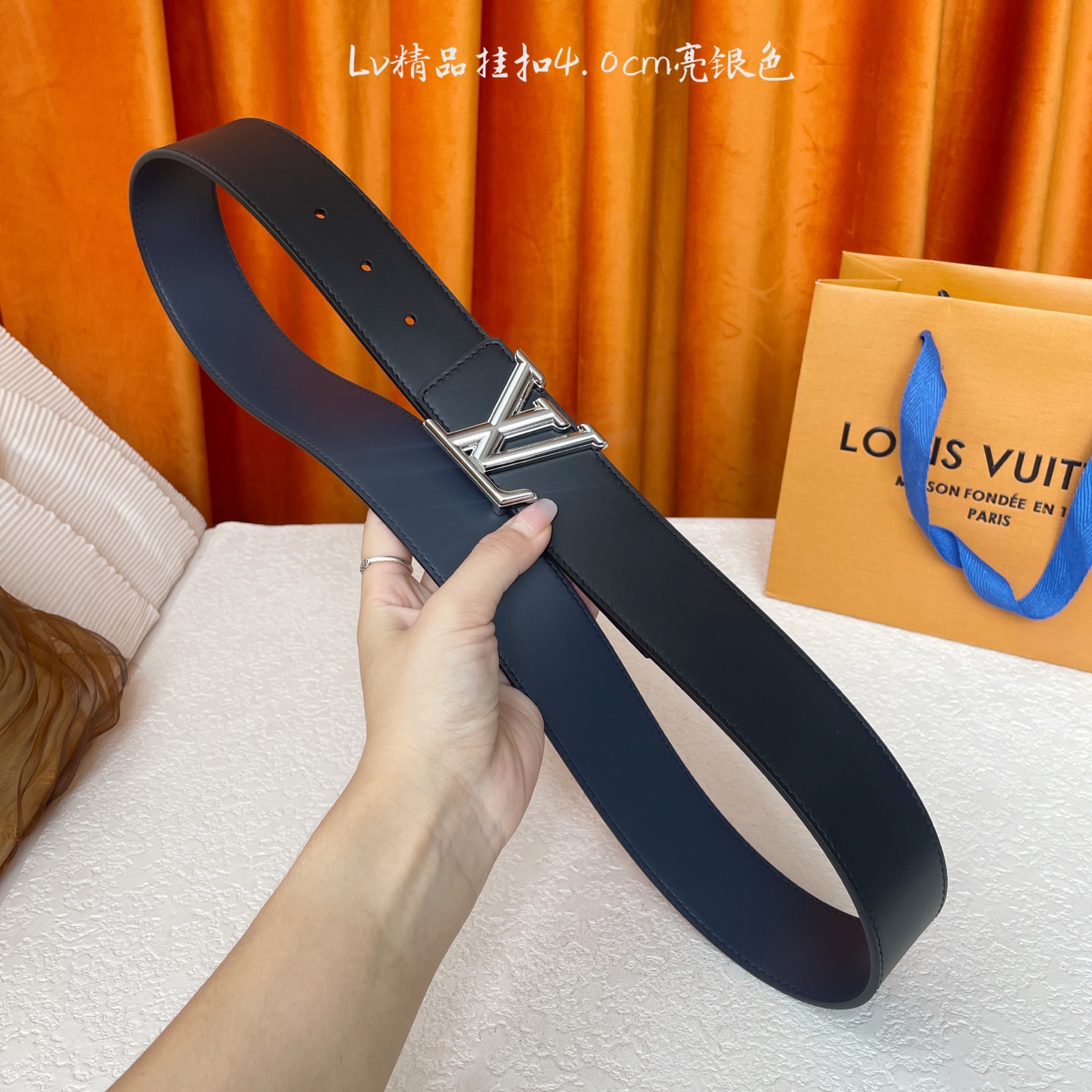 【LOUIS VUITTON驴牌】：经典原单品质，黑蓝双面平纹小牛皮，搭配原单精品挂扣，精工制作，细节看