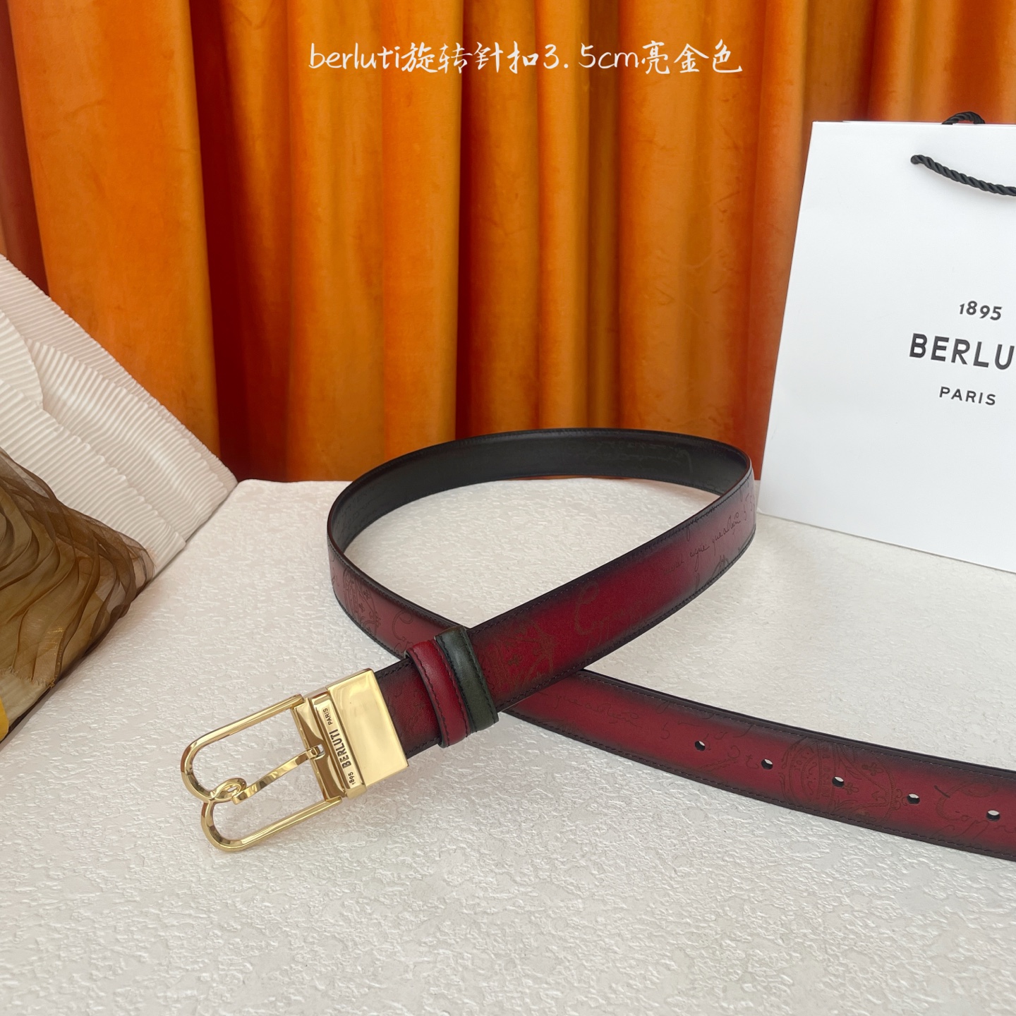 伯尔鲁帝 〖 Berluti 〗:采用意大利Venezia皮革和Patina古法染色工艺双面顶级头层小牛