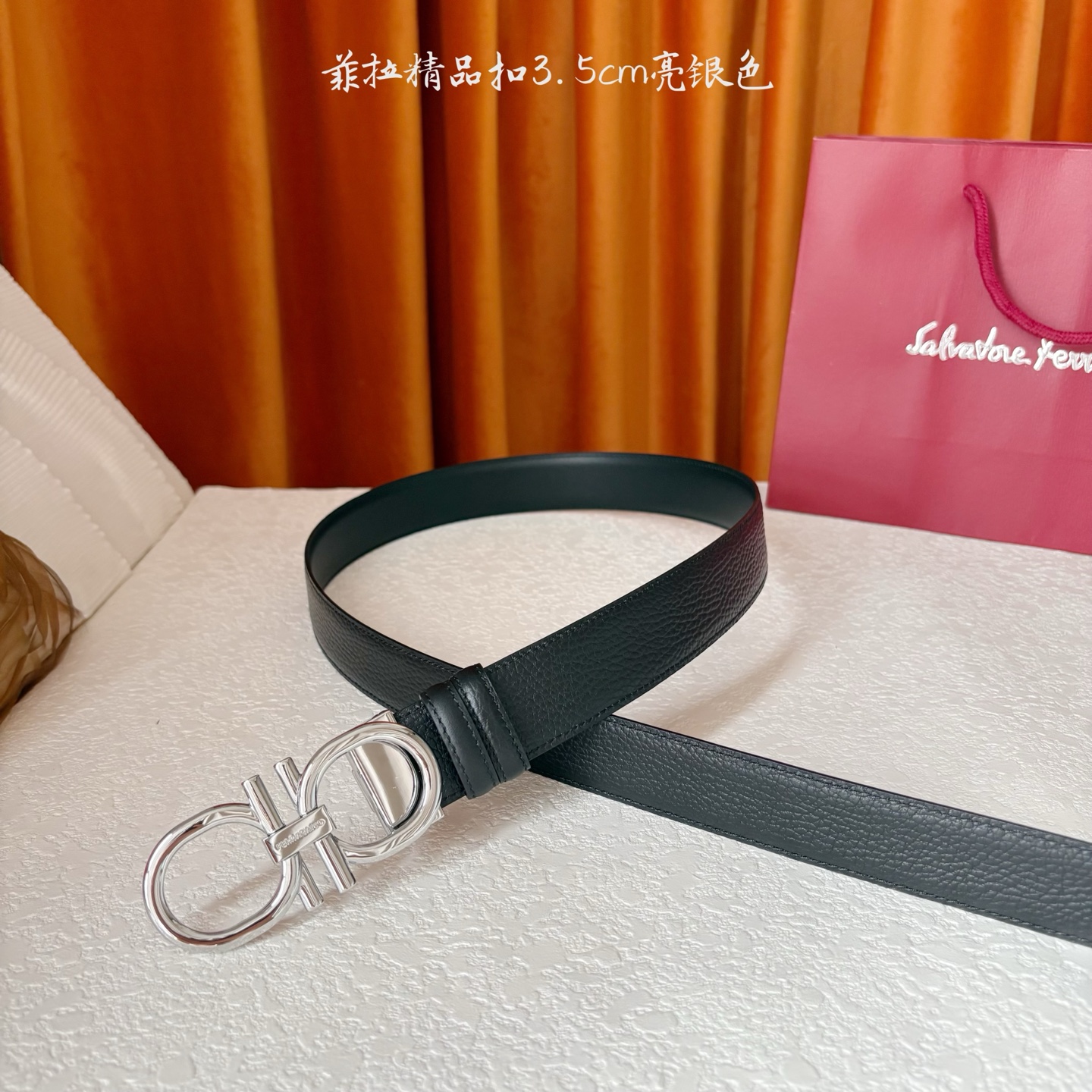 菲拉双面进口小牛皮，手感细腻柔软。搭配纯铜精品扣，男士必备！宽度：3.5cm