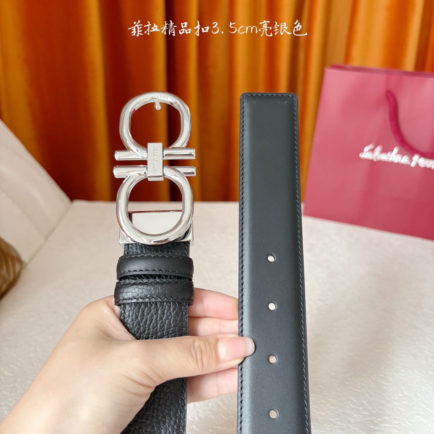 菲拉双面进口小牛皮，手感细腻柔软。搭配纯铜精品扣，男士必备！宽度：3.5cm