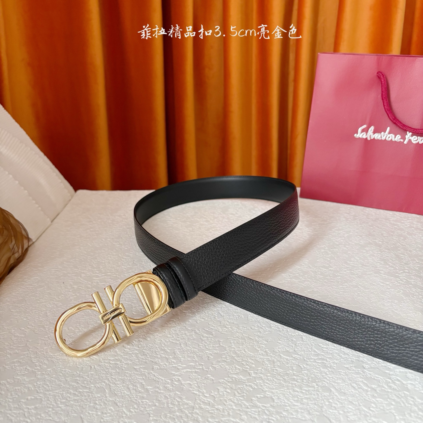 菲拉双面进口小牛皮，手感细腻柔软。搭配纯铜精品扣，男士必备！宽度：3.5cm