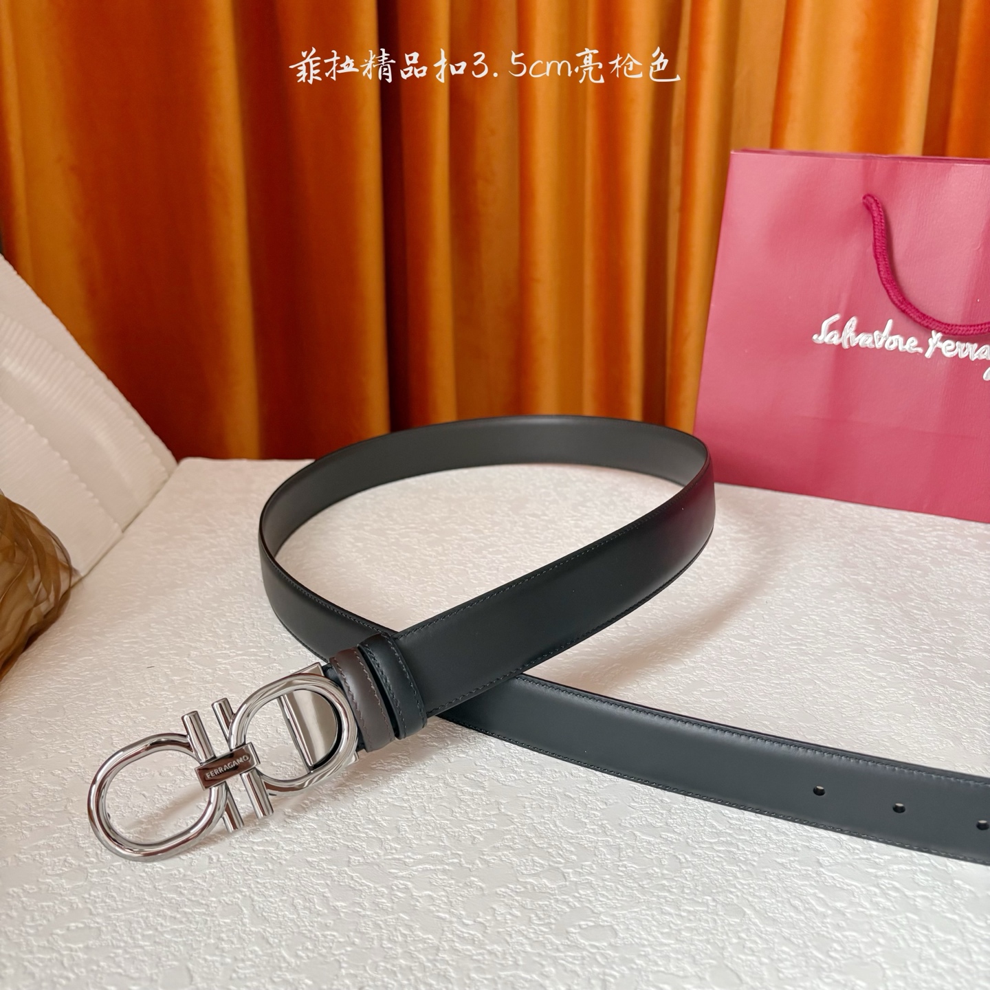 菲拉双面进口小牛皮，手感细腻柔软。搭配纯铜精品扣，男士必备！宽度：3.5cm