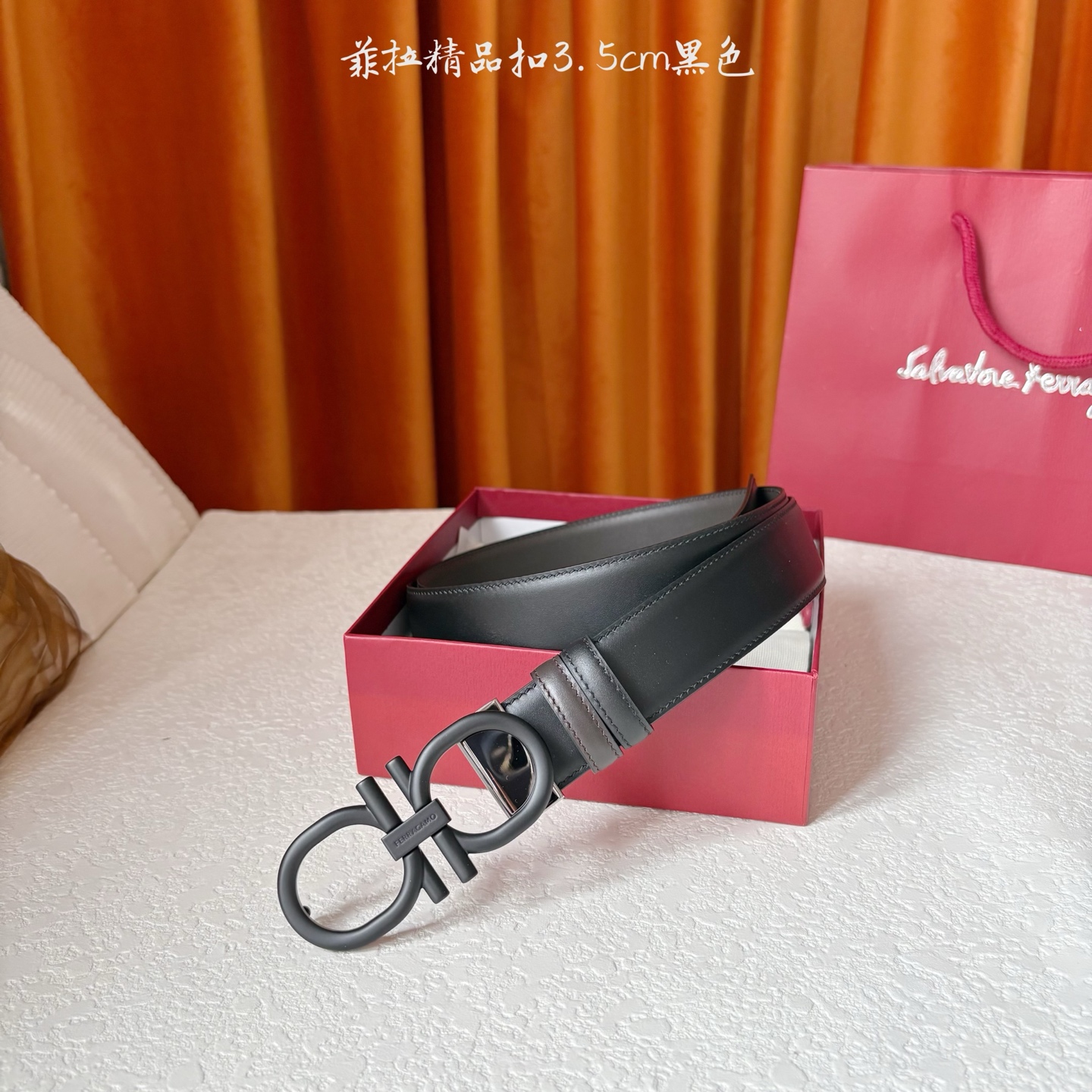 菲拉双面进口小牛皮，手感细腻柔软。搭配纯铜精品扣，男士必备！宽度：3.5cm