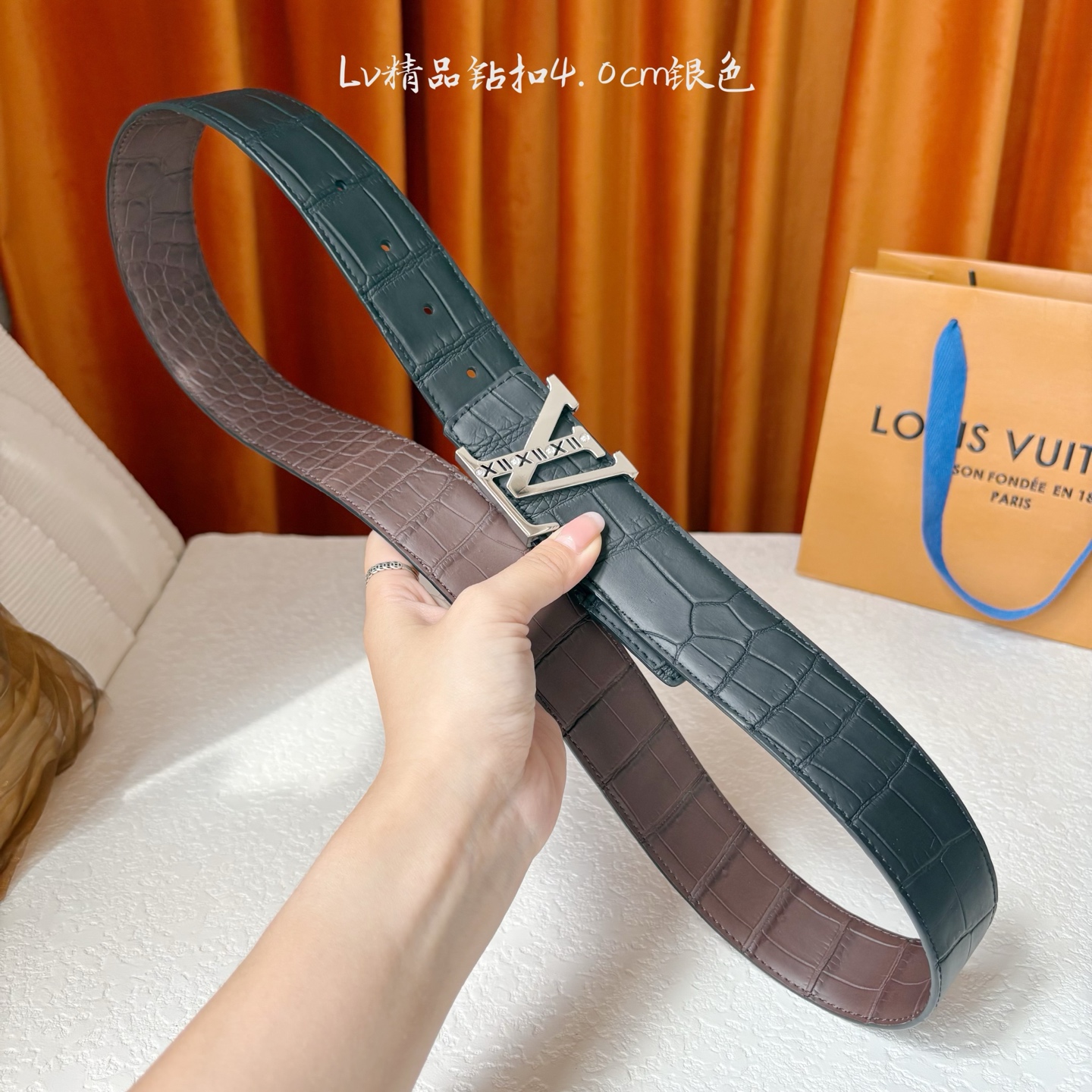 【LOUIS VUITTON】：经典原单品质，面经典雾面鳄鱼纹压纹牛皮，搭配精品钻扣，精工制作，细节看图
