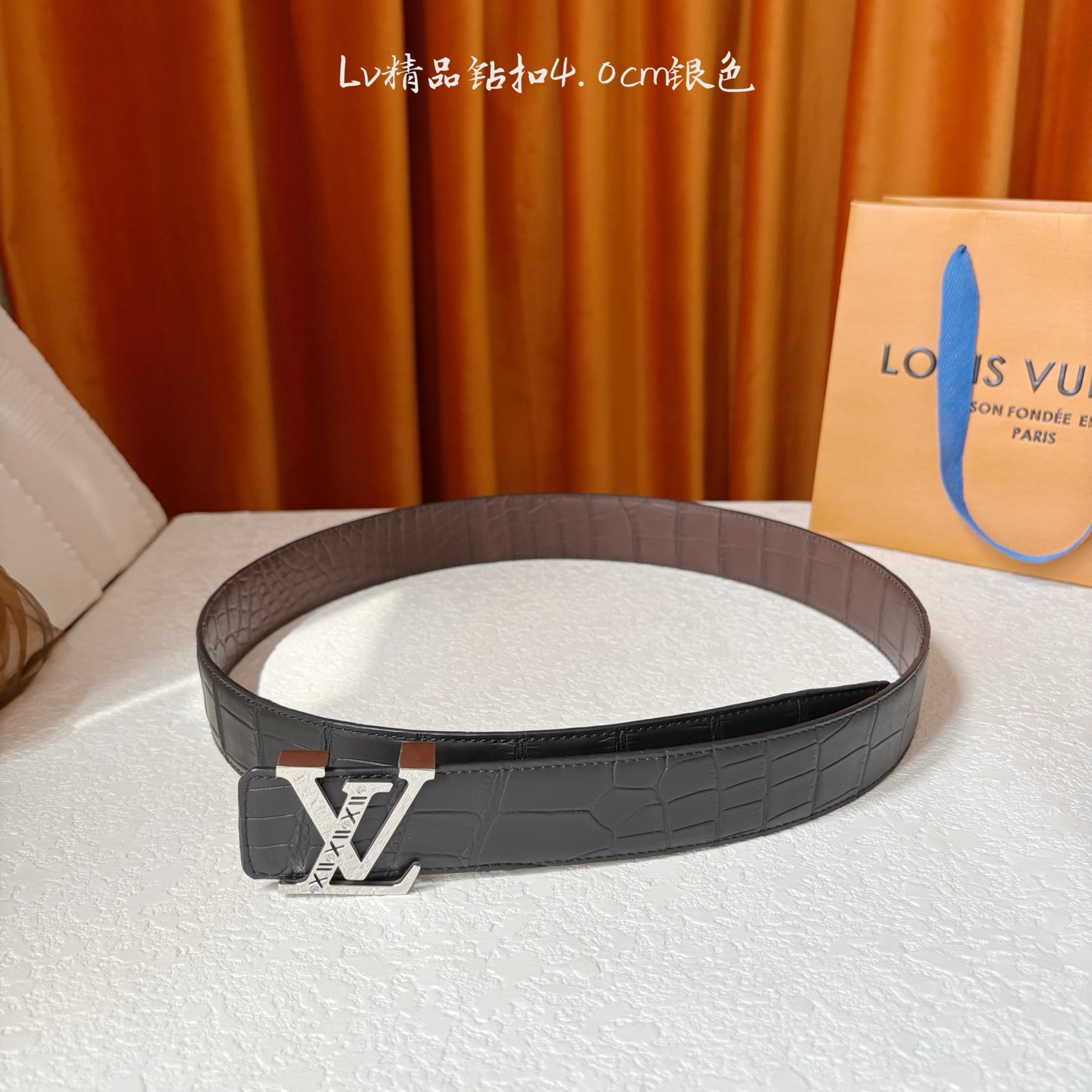 【LOUIS VUITTON】：经典原单品质，面经典雾面鳄鱼纹压纹牛皮，搭配精品钻扣，精工制作，细节看图