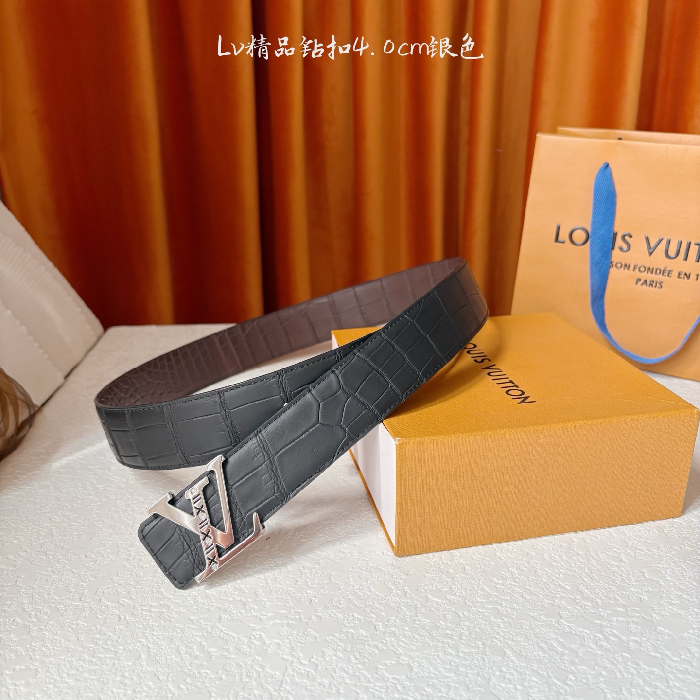 【LOUIS VUITTON】：经典原单品质，面经典雾面鳄鱼纹压纹牛皮，搭配精品钻扣，精工制作，细节看图