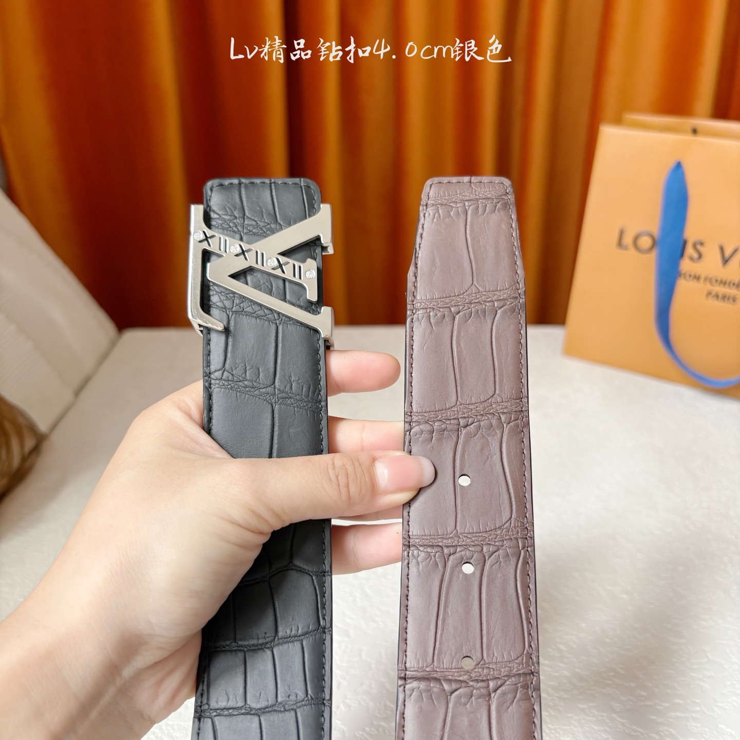 【LOUIS VUITTON】：经典原单品质，面经典雾面鳄鱼纹压纹牛皮，搭配精品钻扣，精工制作，细节看图