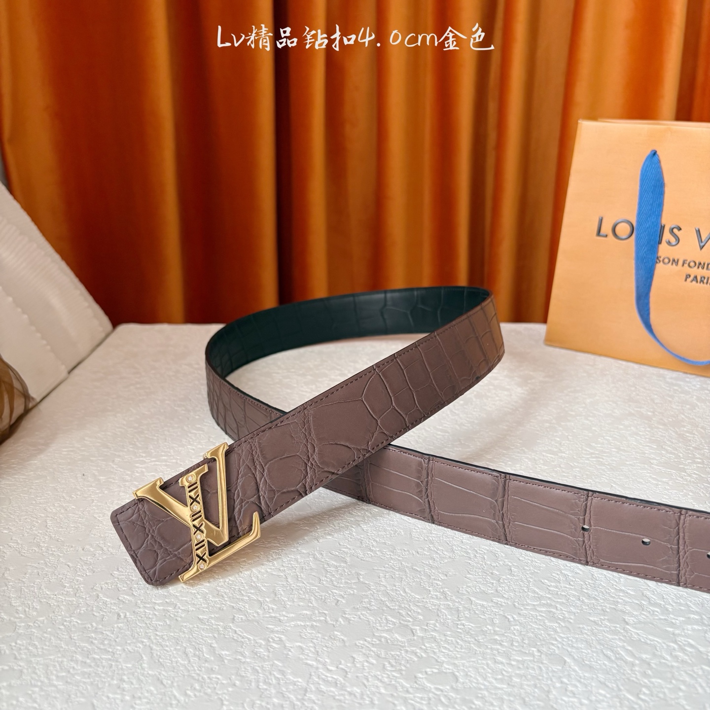 【LOUIS VUITTON】：经典原单品质，面经典雾面鳄鱼纹压纹牛皮，搭配精品钻扣，精工制作，细节看图