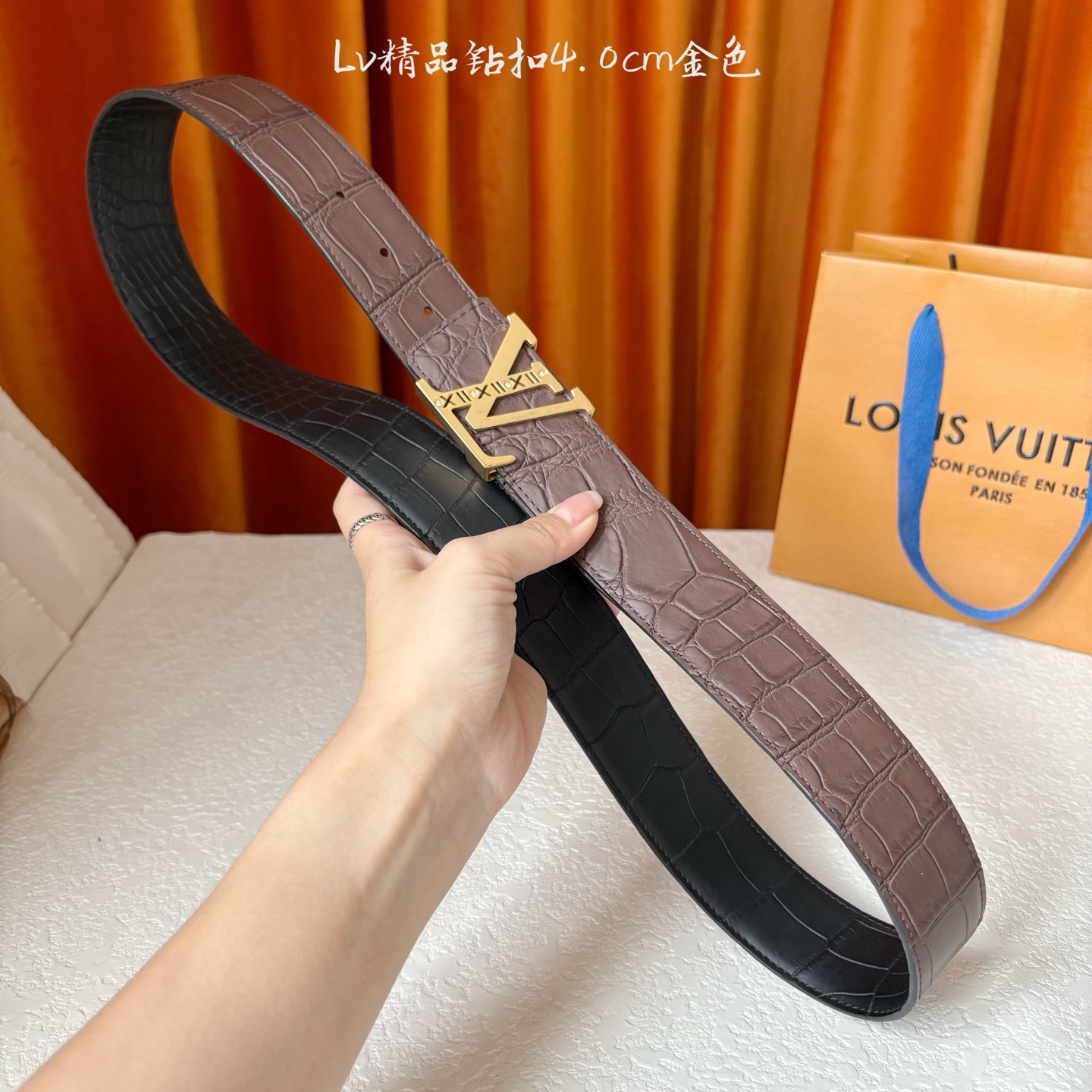 【LOUIS VUITTON】：经典原单品质，面经典雾面鳄鱼纹压纹牛皮，搭配精品钻扣，精工制作，细节看图