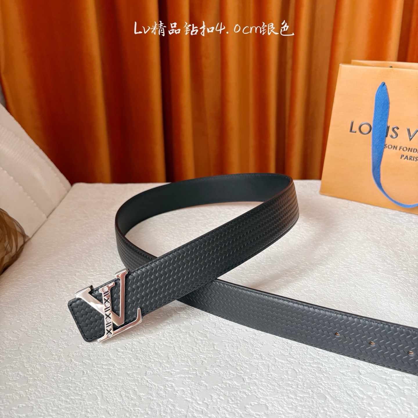 【LOUIS VUITTON】：经典原单品质，面新款压纹牛皮，搭配精品钻扣，精工制作，细节看图，实物拍摄