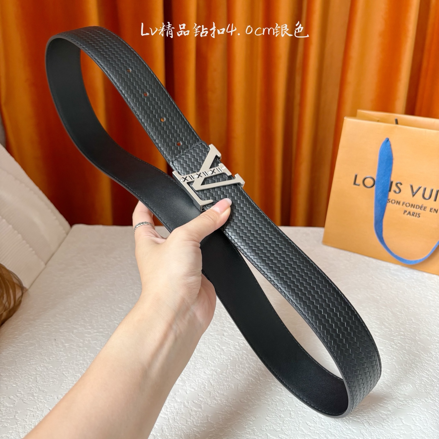 【LOUIS VUITTON】：经典原单品质，面新款压纹牛皮，搭配精品钻扣，精工制作，细节看图，实物拍摄